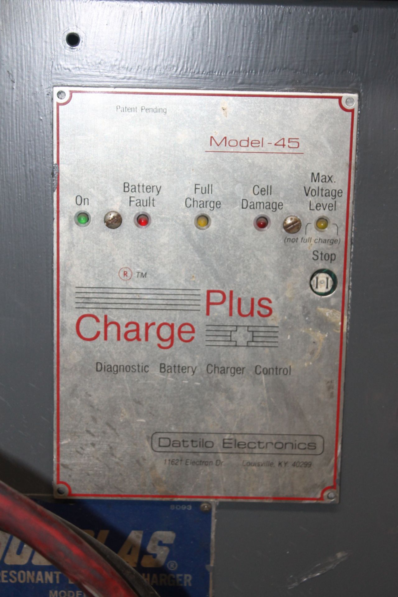 DOUGLAS 24 VOLTS BATTERY CHARGER - Image 2 of 4