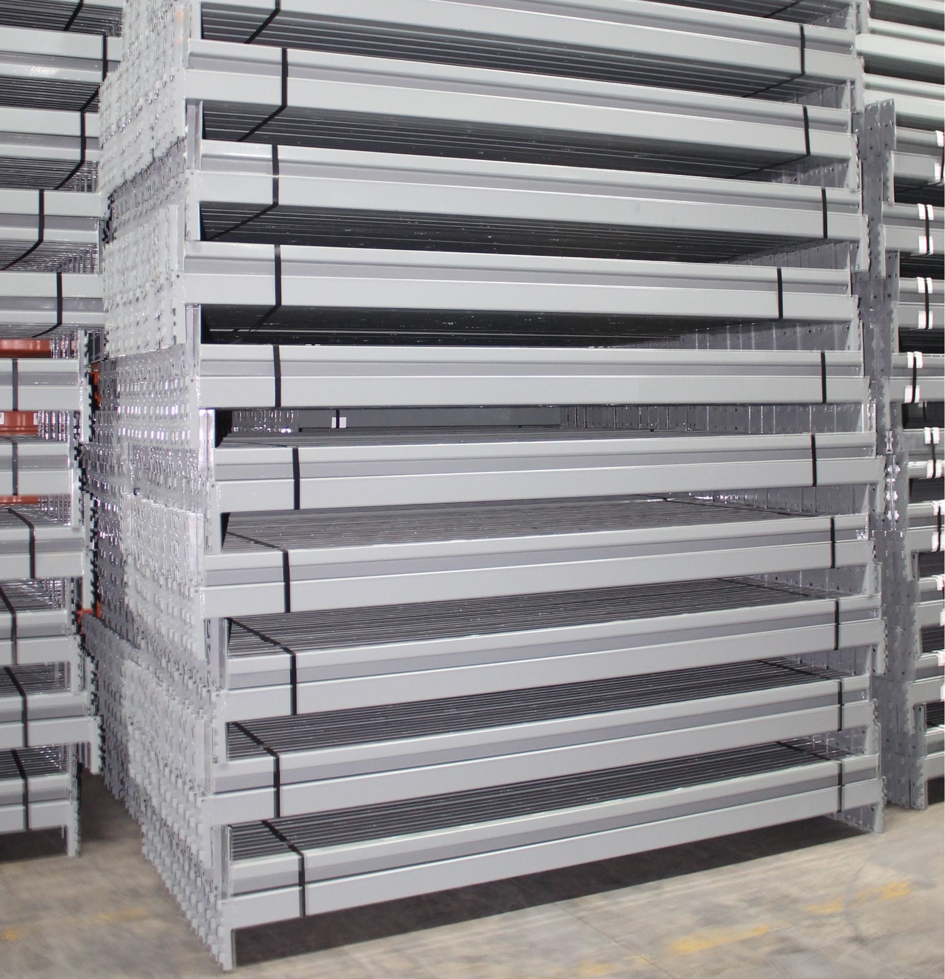 LIKE NEW KEYSTONE STYLE PALLET RACK WITH BEAMS AND WIRE DECKING. SIZE: 192"H X 96"L X 42"D. - Image 3 of 3