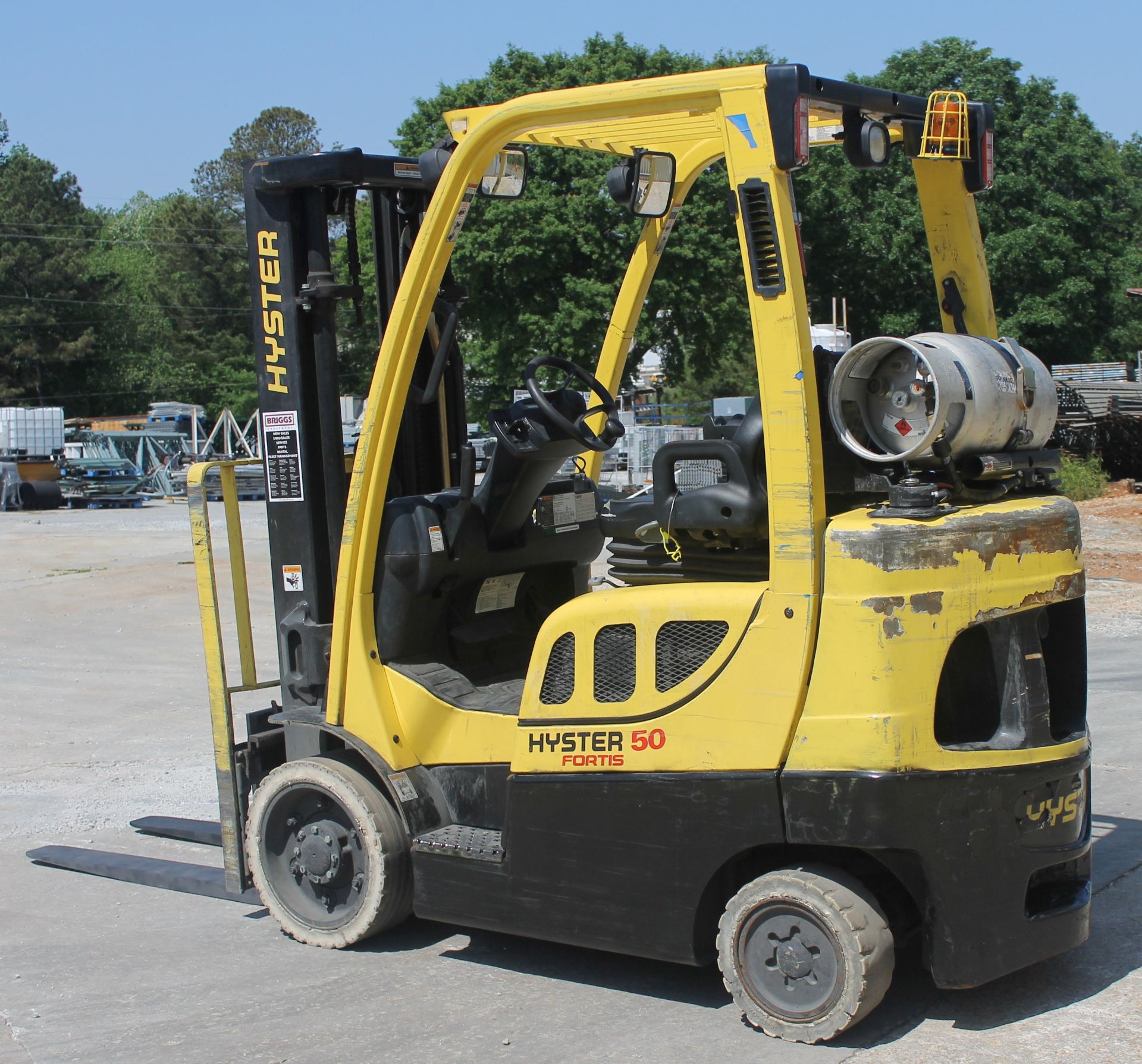2012 HYSTER 5000 LB CAPACITY PROPANE FORKLIFT, 3 STAGE MAST (CHECK VIDEO) - Image 6 of 7