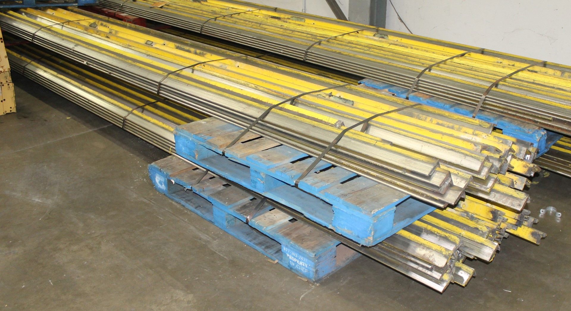 190 FT OF 3" X 2" X 3/8" PALLET RACK GUIDE RAILS, - Image 2 of 2