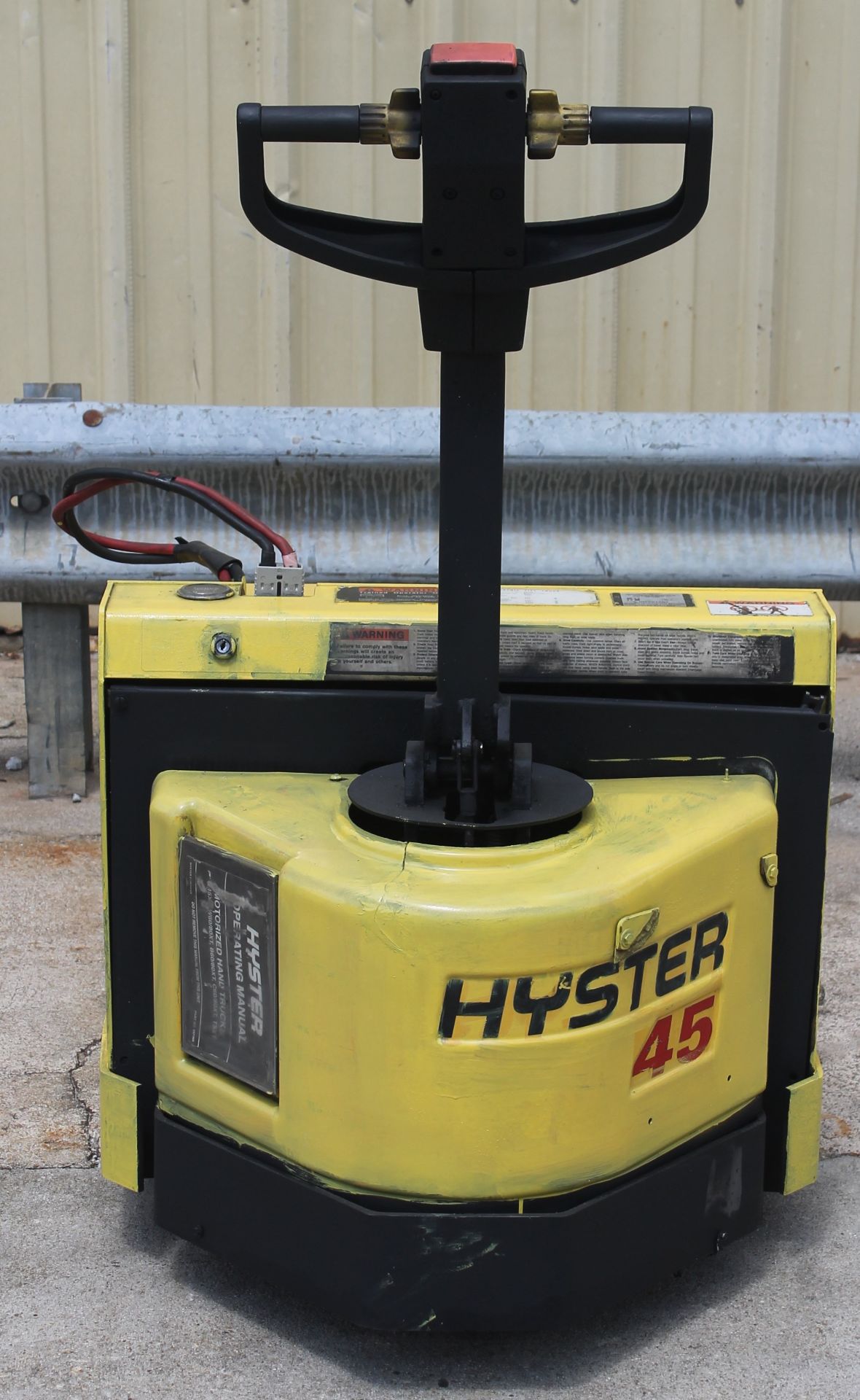 HYSTER 4500 LBS CAPACITY ELECTRIC PALLET JACK (WATCH VIDEO) - Image 5 of 5
