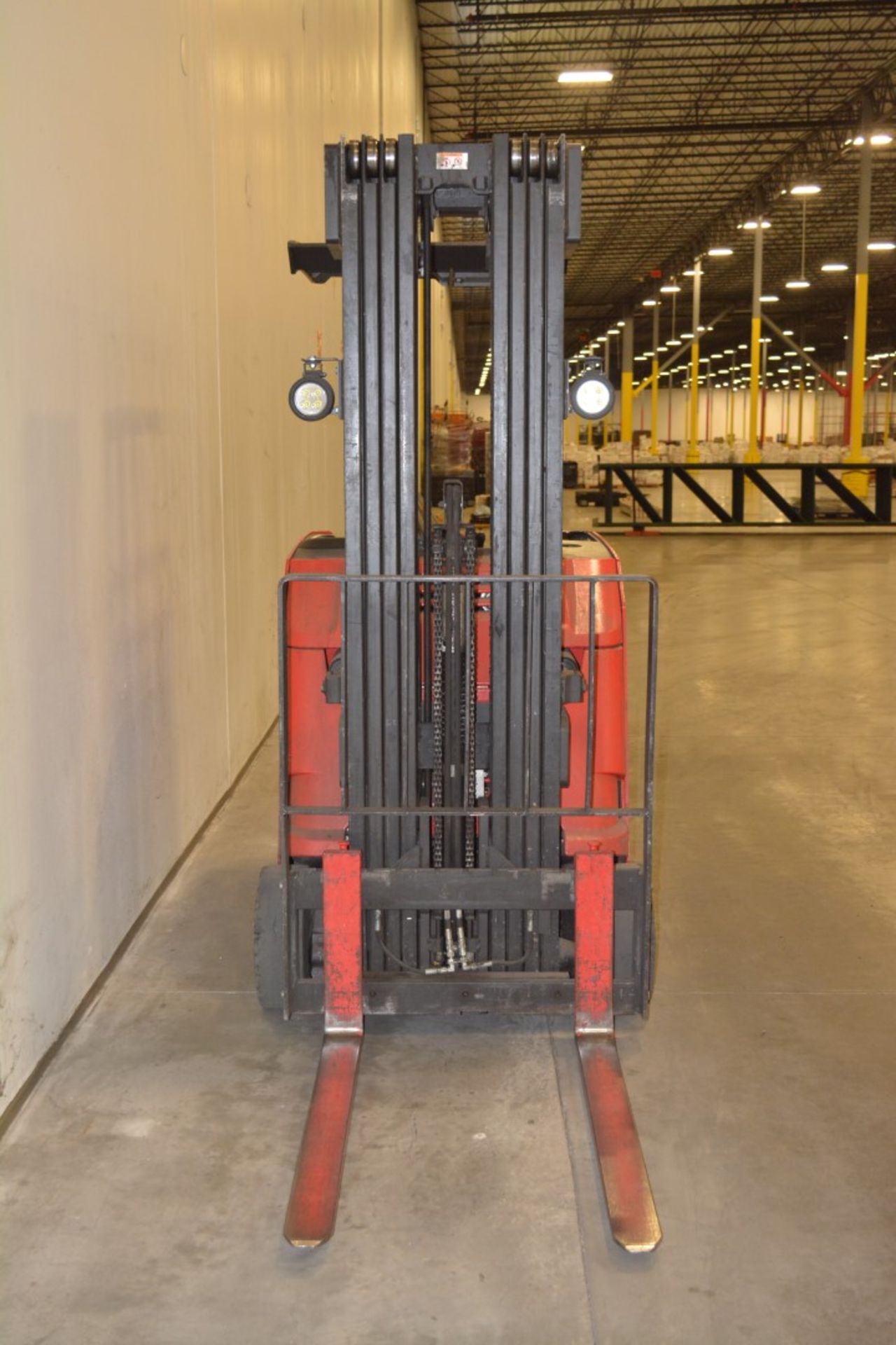 2013 RAYMOND 3500 LBS CAPACITY 4 STAGE ELECTRIC STAND UP FORKLIFT, (WATCH VIDEO) - Image 8 of 8