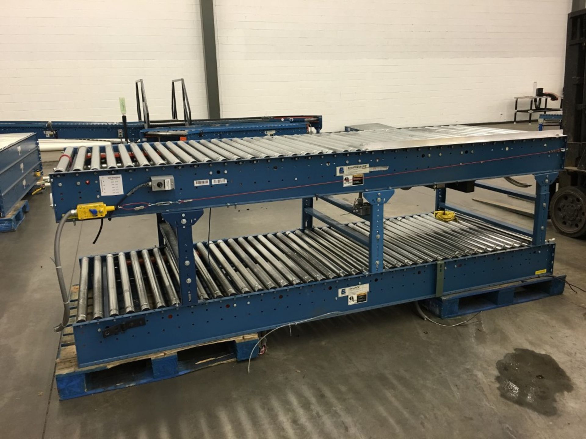 2002 XENOROL XR48 20 FT LONG X 42" WIDE, LINE-SHAFT-DRIVEN LIVE ROLLER CONVEYOR / POWERED CONVEYOR