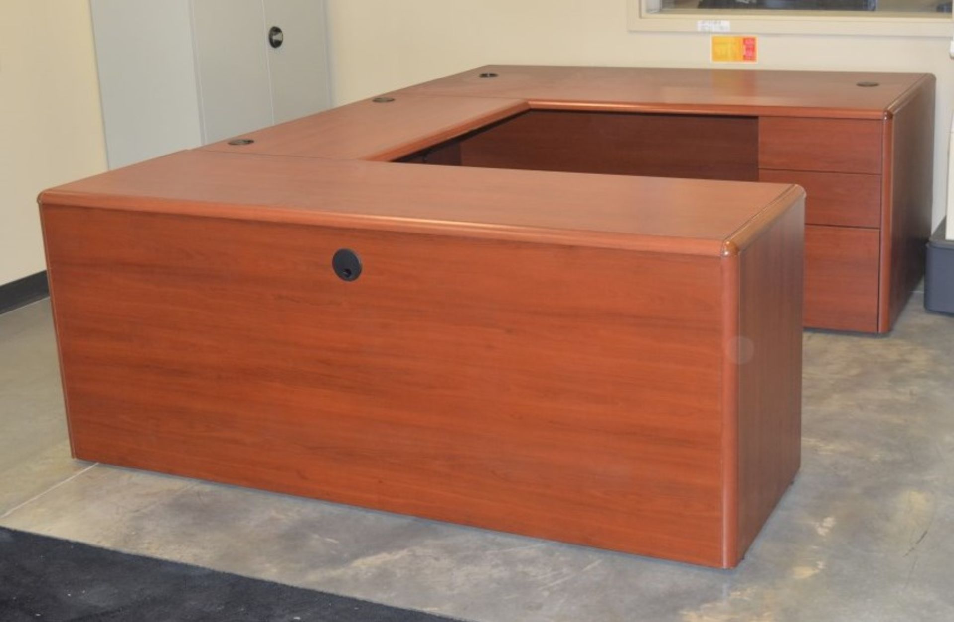 USED U SHAPE OFFICE DESK