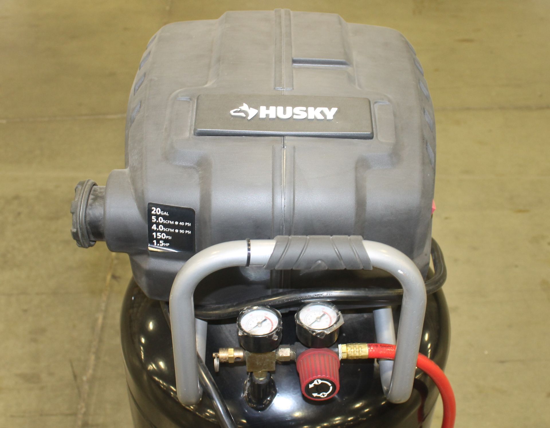 HUSKY 20 GAL. PORTABLE ELECTRIC AIR COMPRESSOR - Image 2 of 3