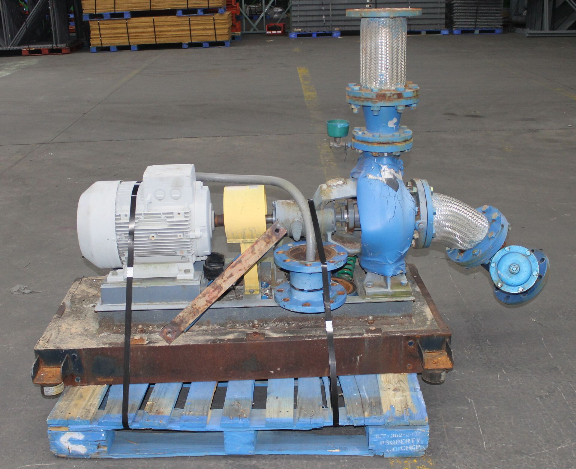 WILO INDUSTRIAL DIRECT COUPLED MOTOR PUMP, 15 KW OR 20 HP MOTOR. - Image 2 of 5