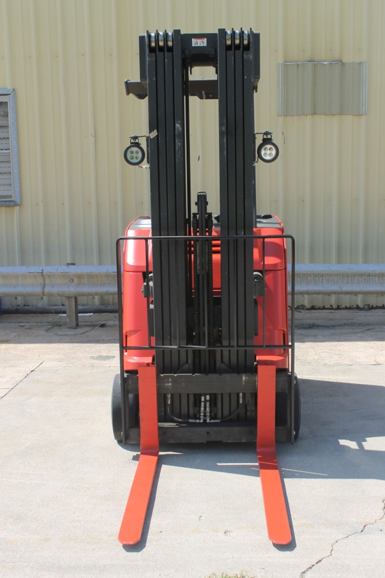 2013 RAYMOND 3500 LBS CAPACITY 4 STAGE ELECTRIC STAND UP FORKLIFT, (WATCH VIDEO) - Image 2 of 9