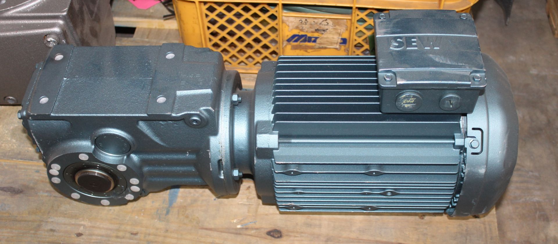 SEW EURODRIVE 3 HP MOTOR WITH GEARBOX,