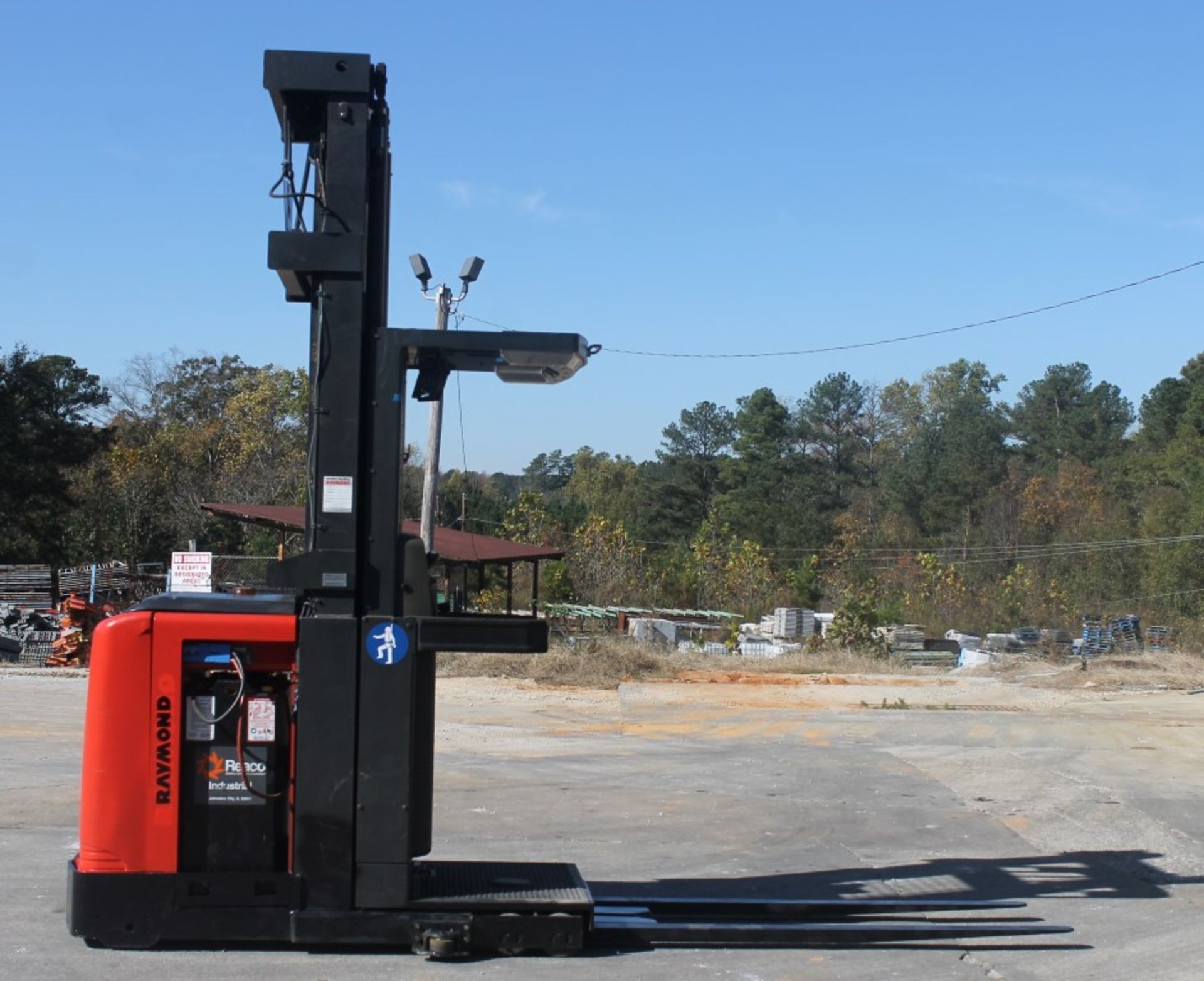 2008 RAYMOND 3000 LBS CAPACITY ORDER PICKER WITH 2015 BATTERY (WATCH VIDEO) - Image 6 of 9