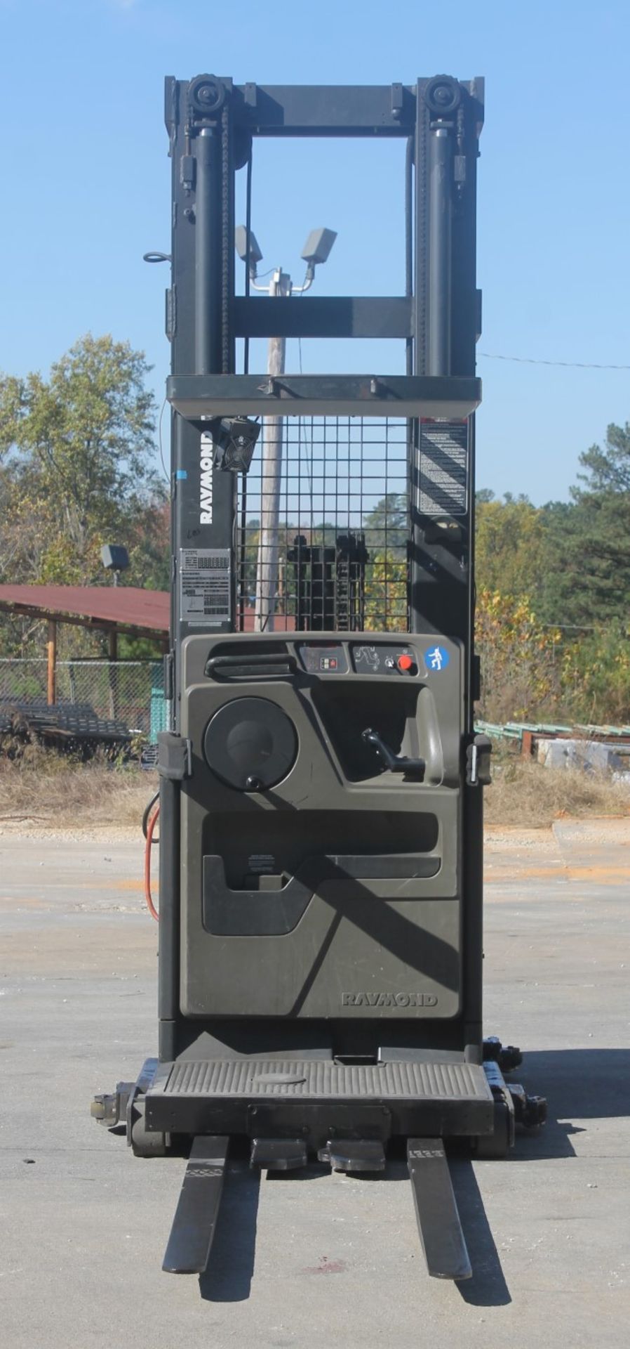 2008 RAYMOND 3000 LBS CAPACITY ORDER PICKER WITH 2015 BATTERY (WATCH VIDEO) - Image 8 of 9