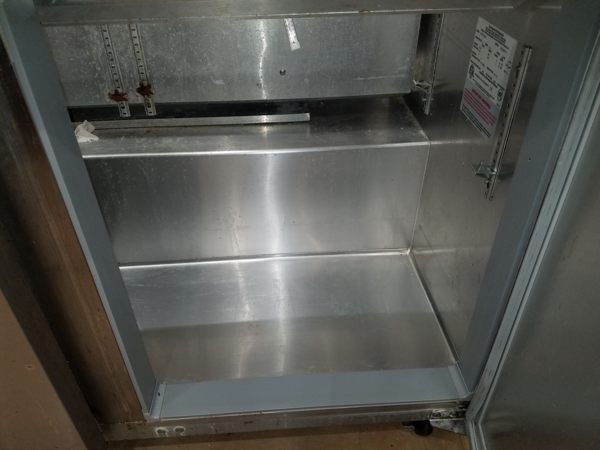 Continental 3 door refrigerated prep table, model 3R with poly top cutting board, 72", SW7220m, - Image 4 of 5