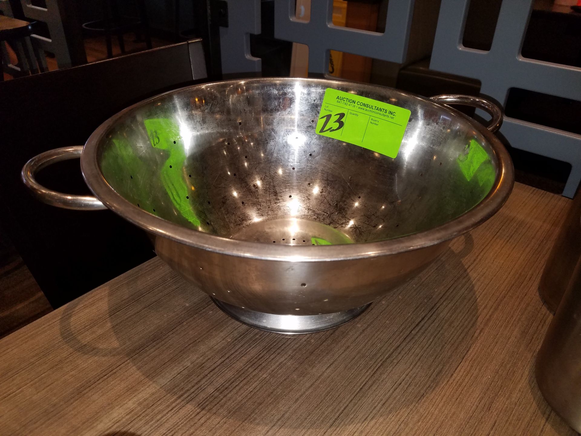 Stainless steel colander, 8 qt