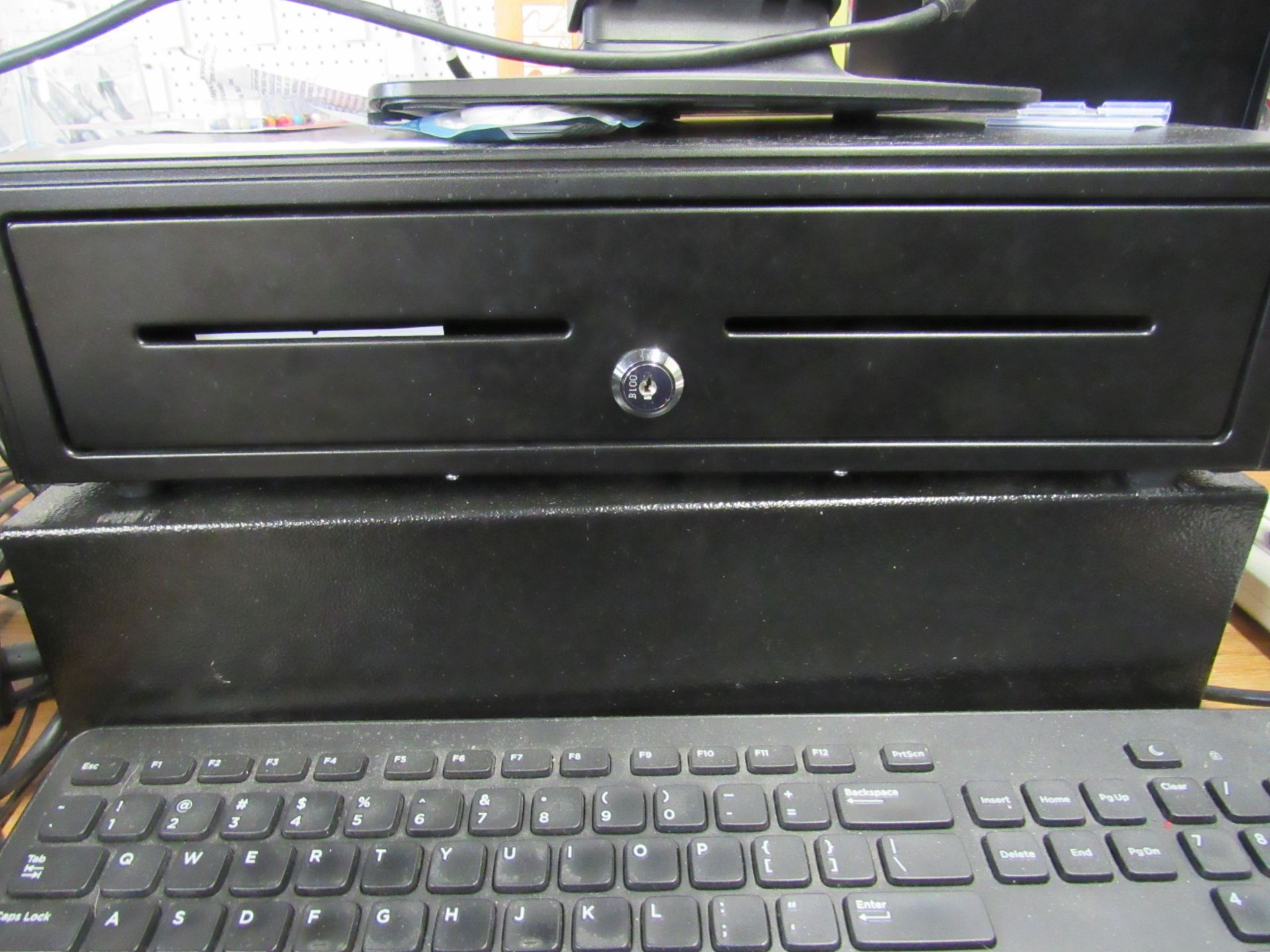 Computer system: Dell serial tag: GCL7HX1; AOC monitor E2252s; Dell Keyboard - Image 8 of 8