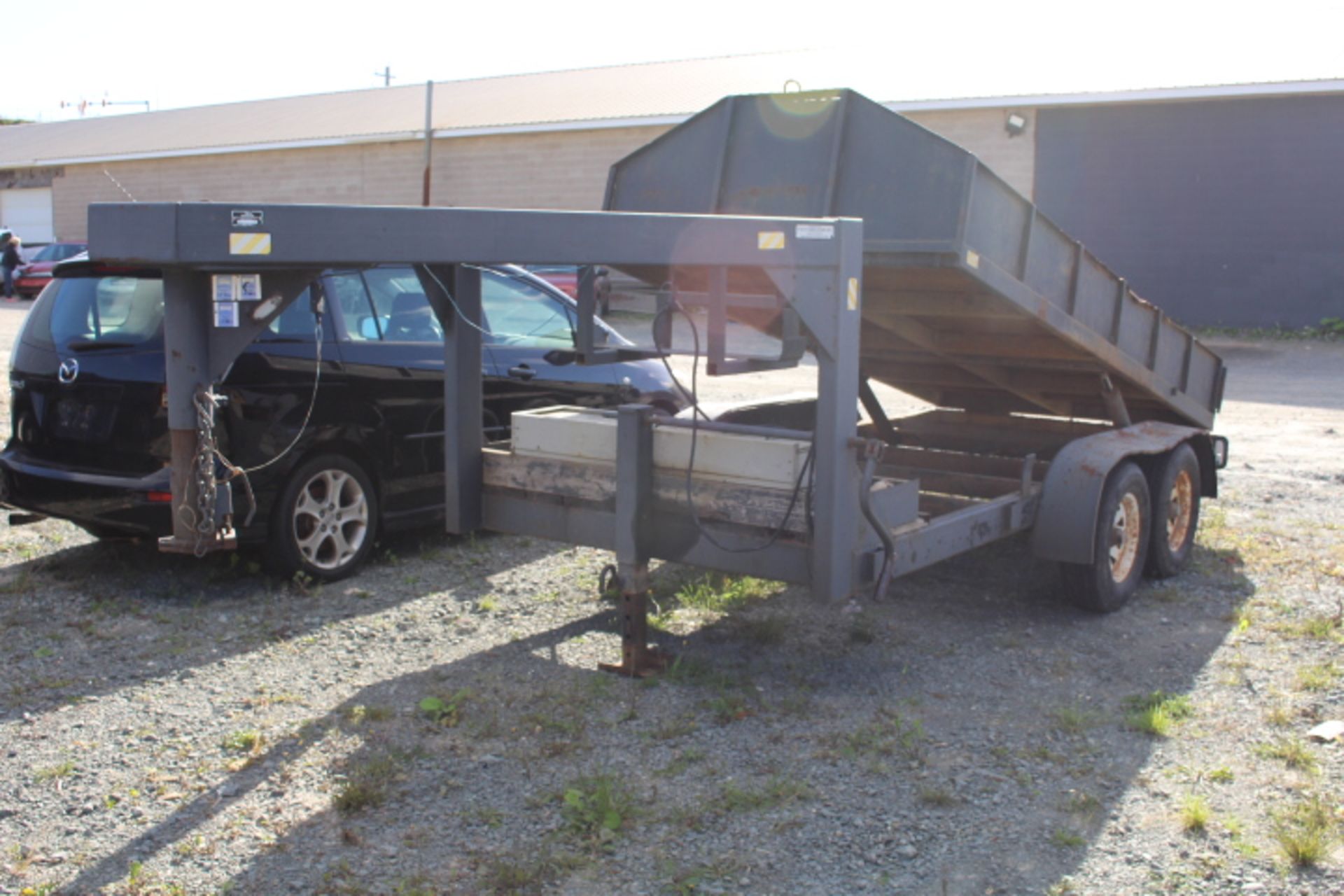 A&M Fabrication 12' x 5" 8" 5th wheel hitch dump trailer brakes on ft axle only - Image 4 of 7