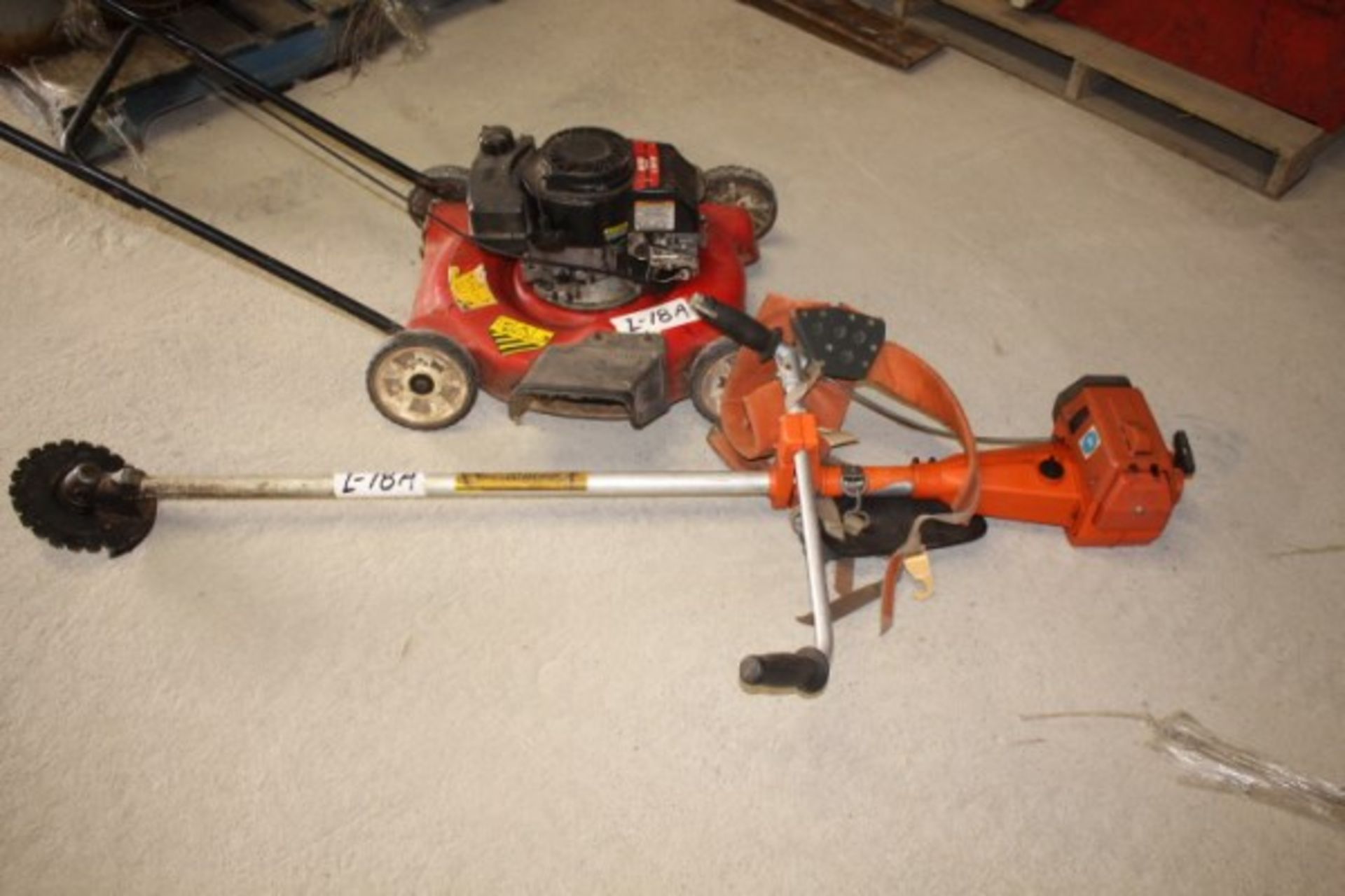 *Husqvarna bush cutter and MTD lawn mower* - Bild 2 aus 2