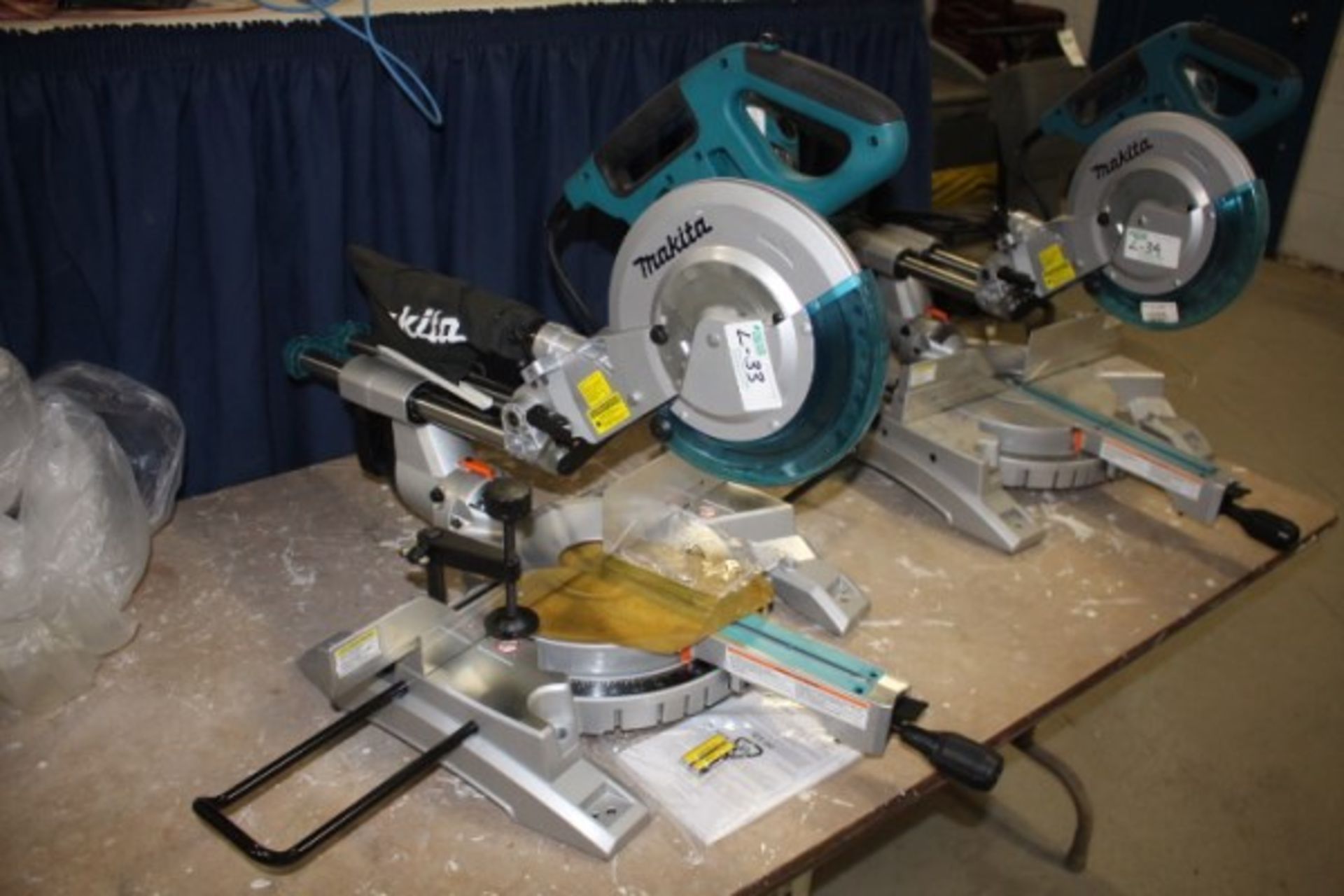 New Makita 10 " Compound Sliding Miter Saw