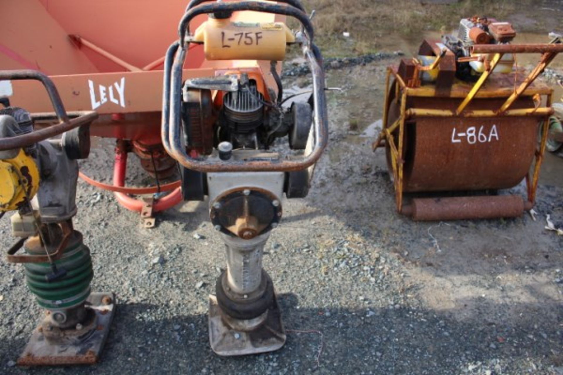 MBW R270 GAS POWERED TAMPER - Image 4 of 5