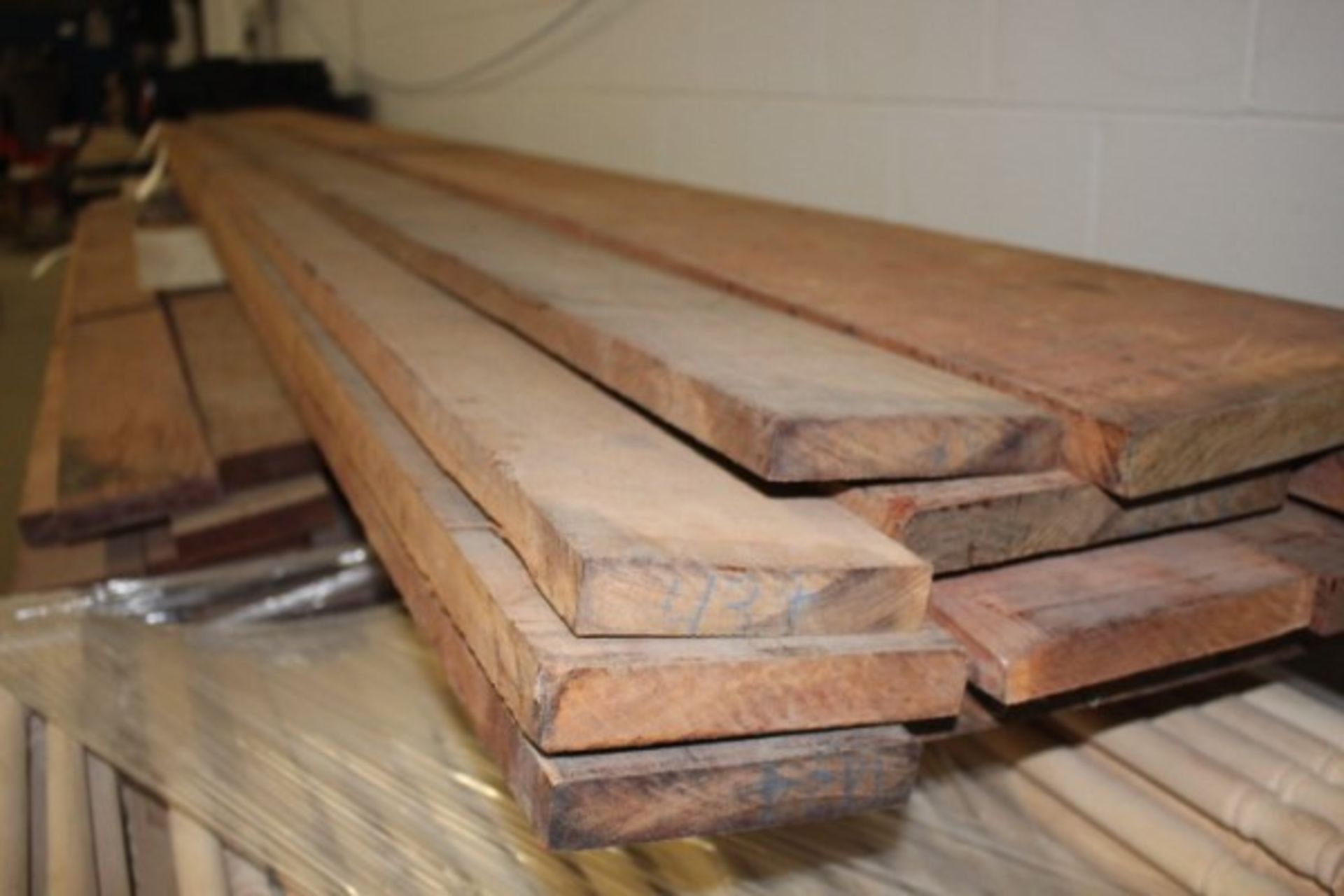 Pallet Lot of Bloodwood Rough Cut Lumber (95.52 approx board feet) - Image 3 of 3