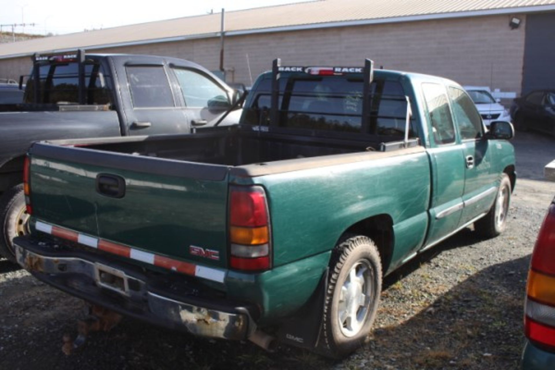 *2006 GMC Sierra* - Image 4 of 7