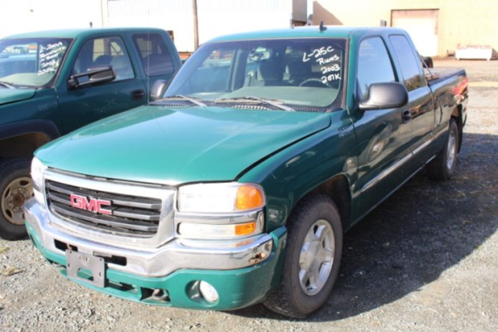 *2006 GMC Sierra* - Image 2 of 7