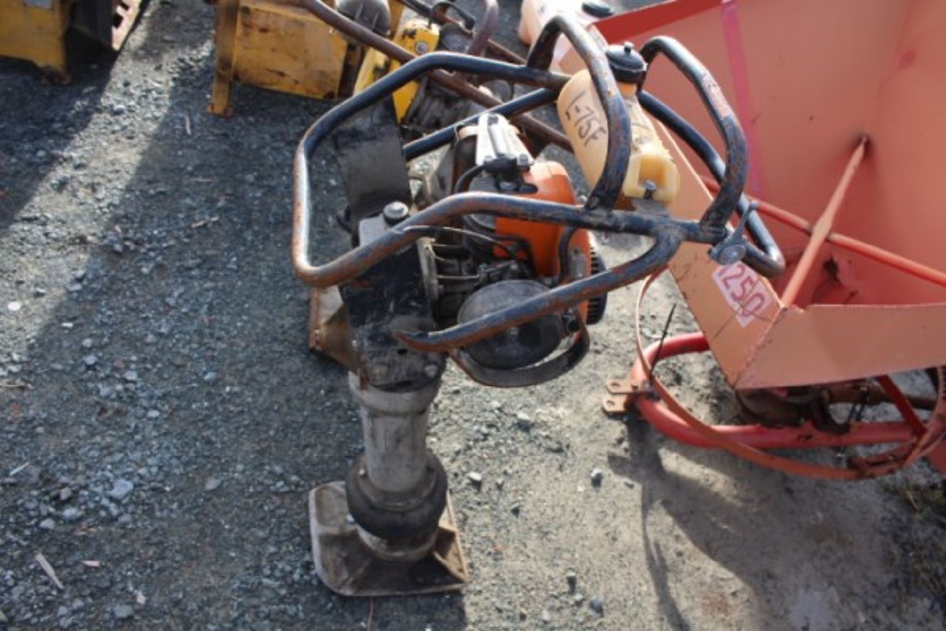 MBW R270 GAS POWERED TAMPER - Image 3 of 5