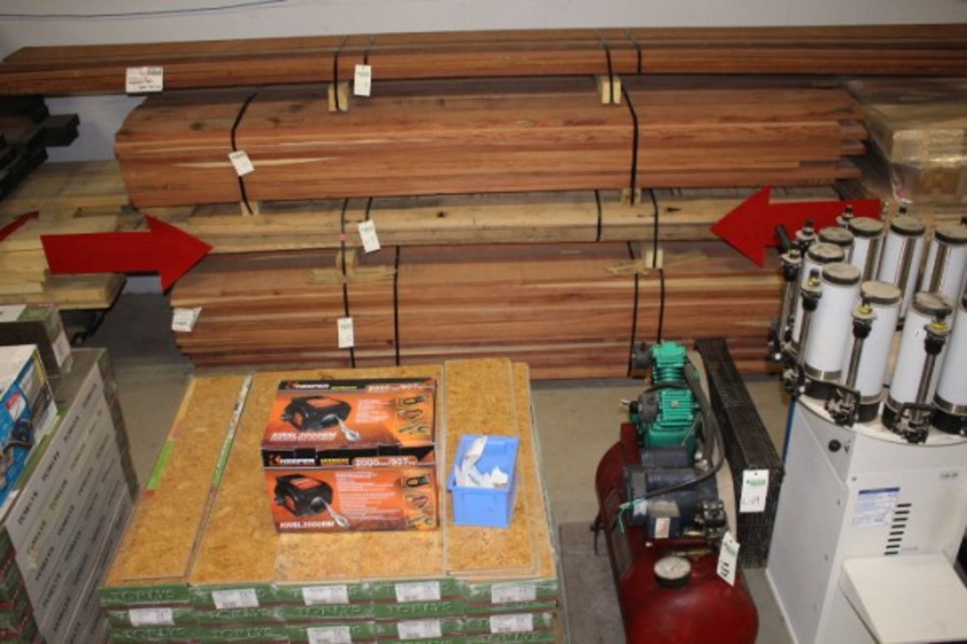 Pallet lot of Oak Rough Cut Lumber (approx 246.42 board feet)