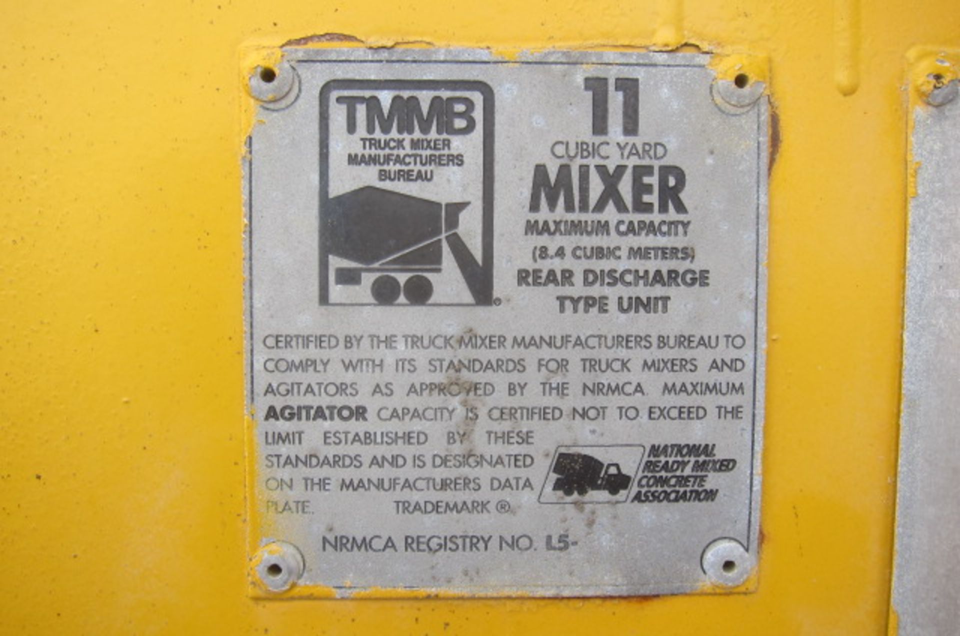 '98 Volvo/white/gmc Concrete Mixer Truck - Image 35 of 47