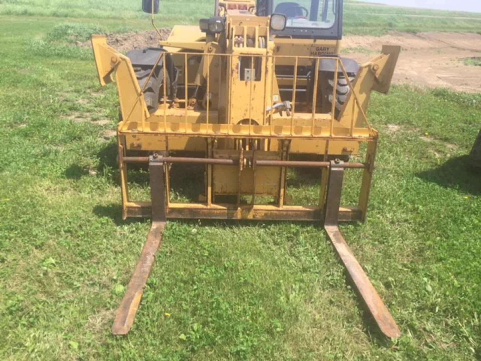 1997 Cat TH63 Telehandler, 4x4, 6000lbs capacity, 41' reach, Outriggers, 13.00-24 Tires, 1,723 - Image 2 of 36