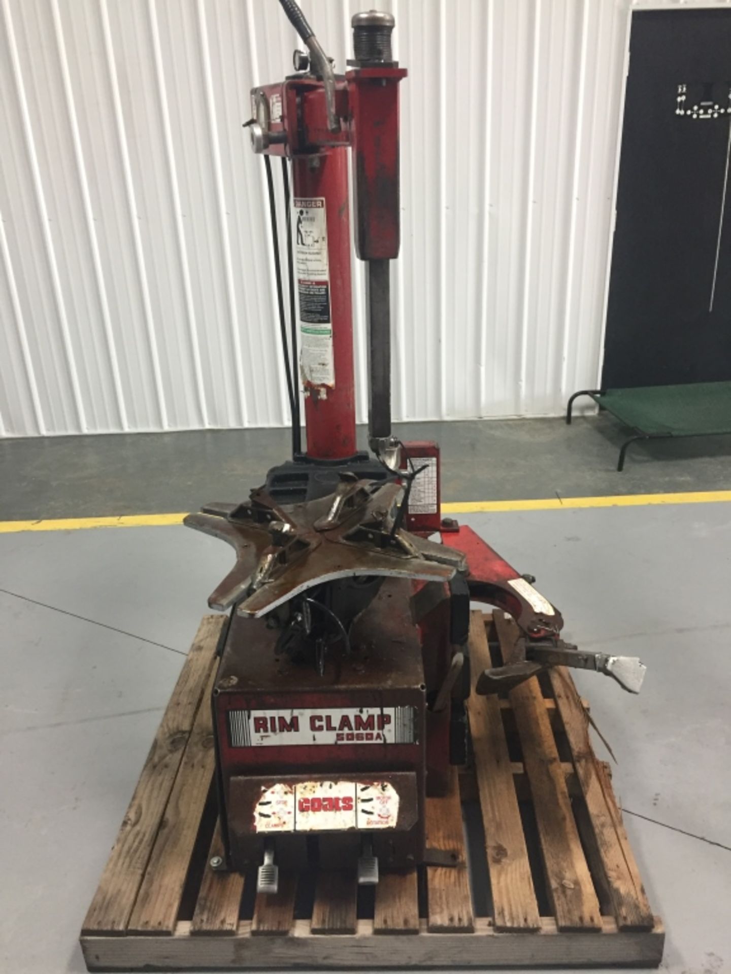 Coats Rim Clamp 5060A Tire Changer, Located in Mt. Pleasant, IA