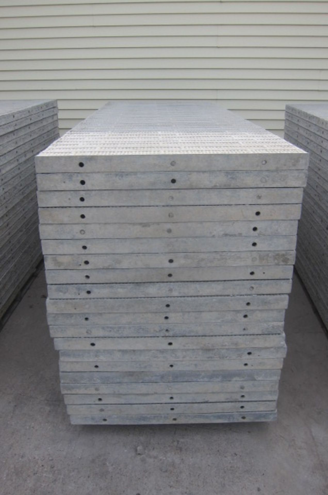 (20) 36" X 8' Wall-ties Aluminum Concrete Forms, VertiBrick, 6-12 Hole Pattern, Nice Clean Set,