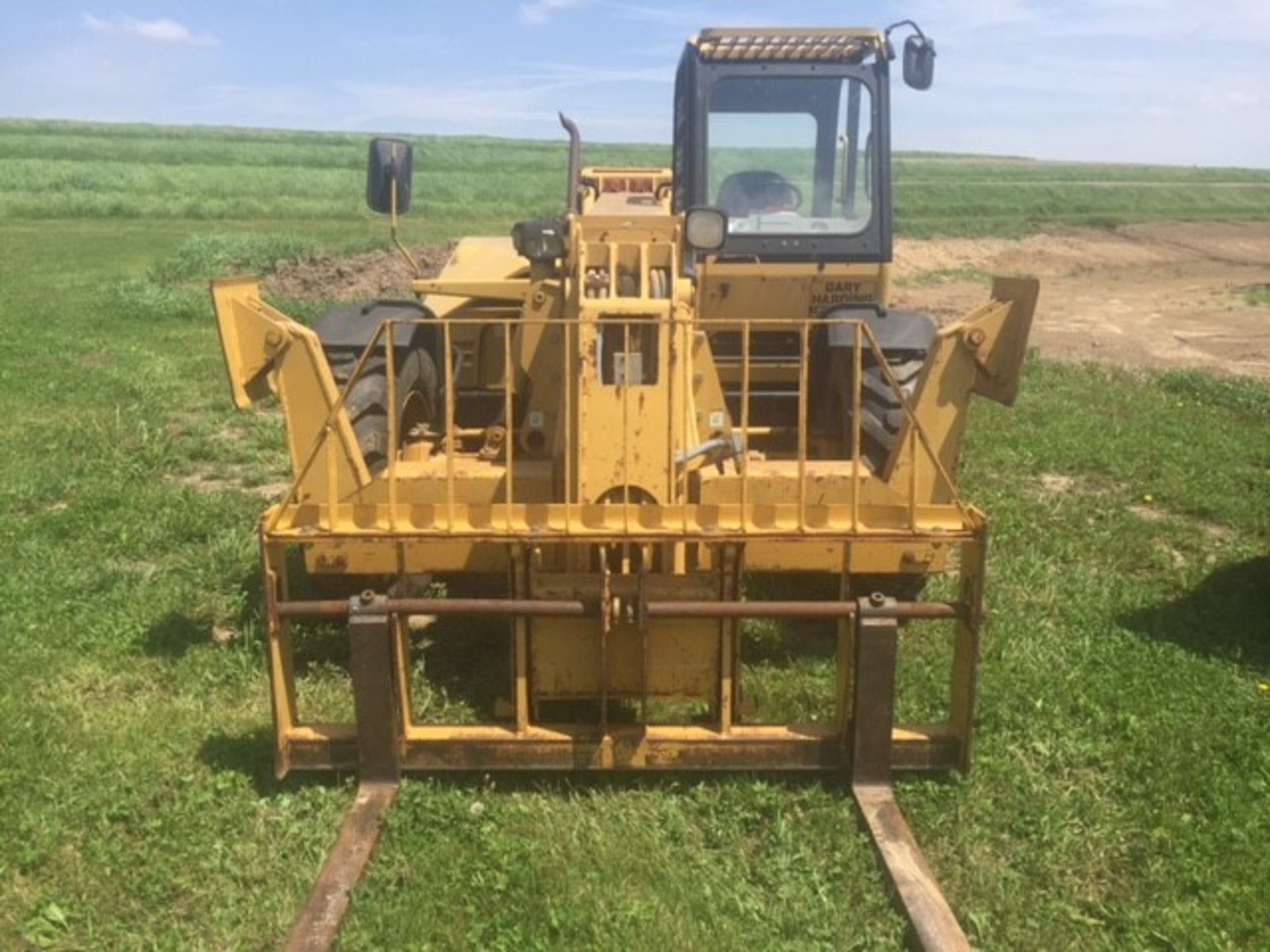 1997 Cat TH63 Telehandler, 4x4, 6000lbs capacity, 41' reach, Outriggers, 13.00-24 Tires, 1,723 - Image 3 of 36