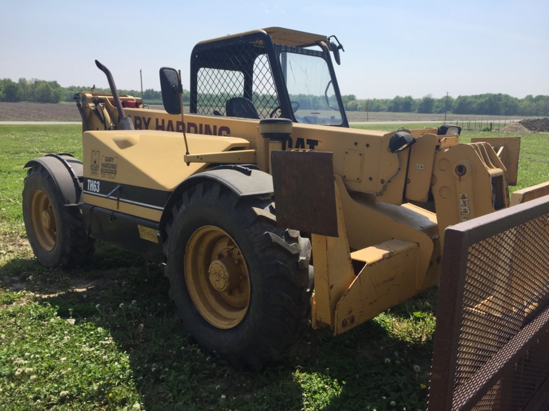 1997 Cat TH63 Telehandler, 4x4, 6000lbs capacity, 41' reach, Outriggers, 13.00-24 Tires, 1,723 - Image 10 of 36