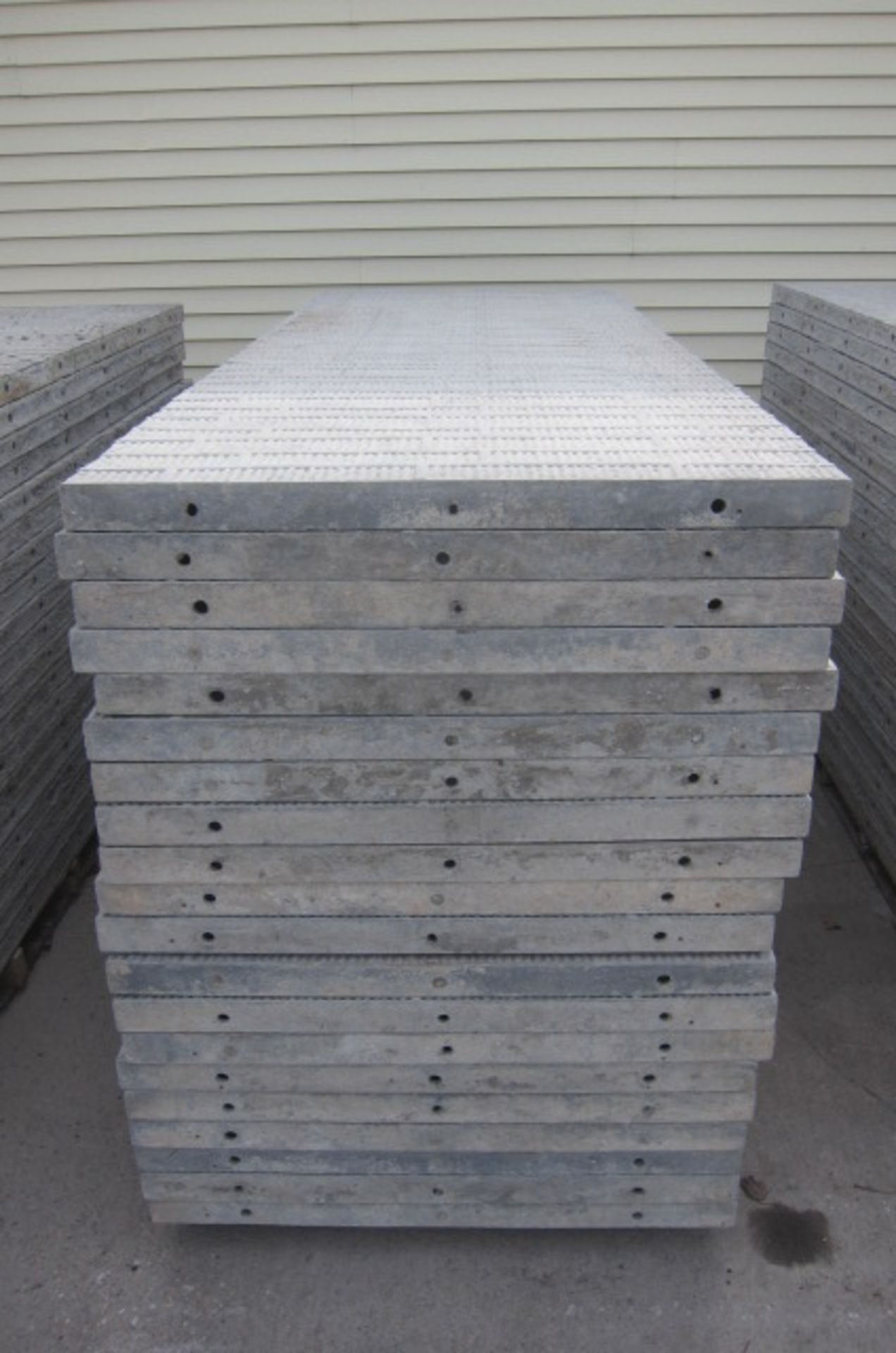 (20) 36" X 8' Wall-ties Aluminum Concrete Forms, VertiBrick, 6-12 Hole Pattern, Nice Clean Set,