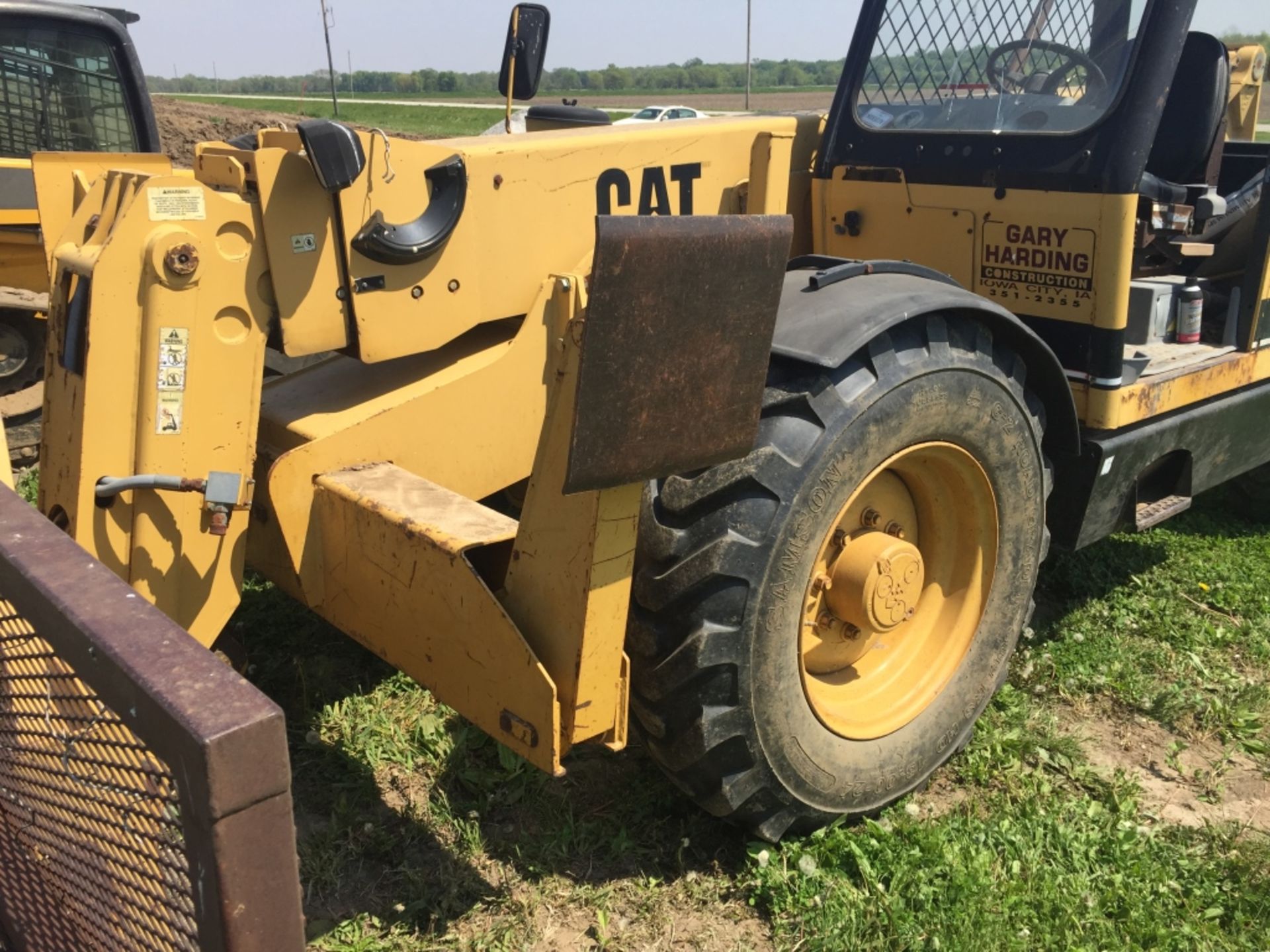 1997 Cat TH63 Telehandler, 4x4, 6000lbs capacity, 41' reach, Outriggers, 13.00-24 Tires, 1,723 - Image 30 of 36