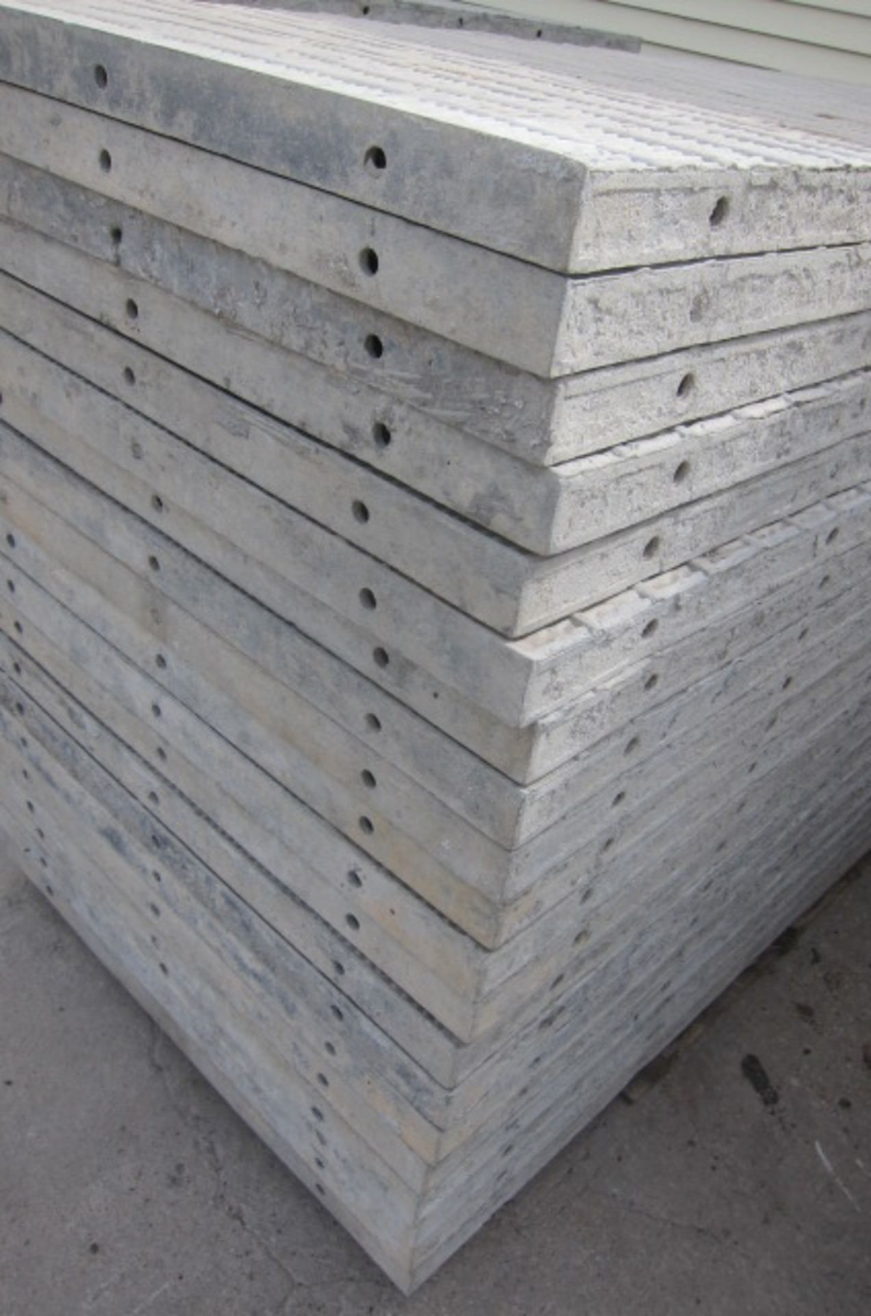 (20) 36" X 8' Wall-ties Aluminum Concrete Forms, VertiBrick, 6-12 Hole Pattern, Nice Clean Set, - Image 3 of 4