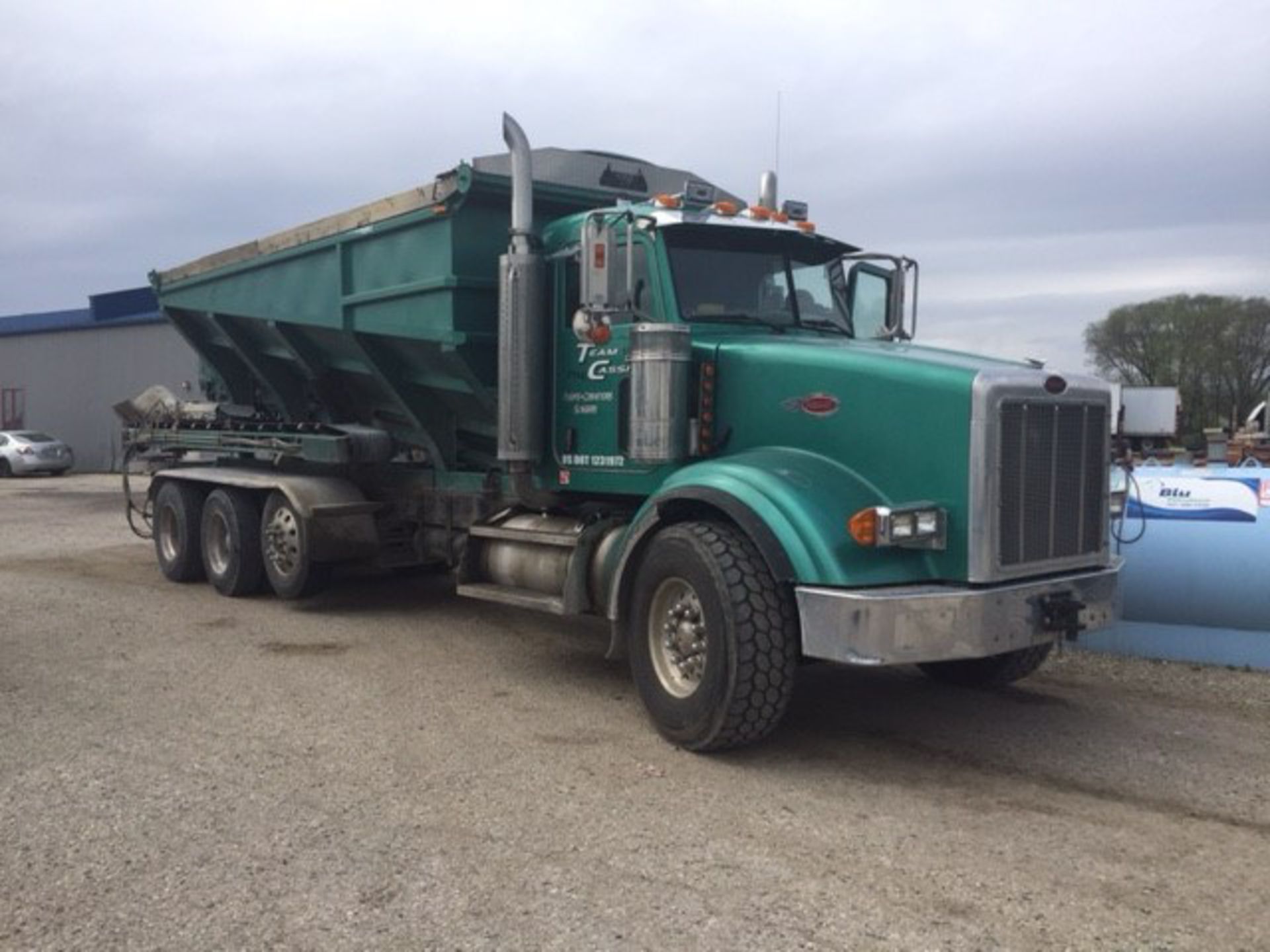 2005 Peterbilt 378 Slinger, CAT C-15, Fuller 16 speed, 14565 Engine hours, VIN: 1NP-FLBOX-6-6N879132