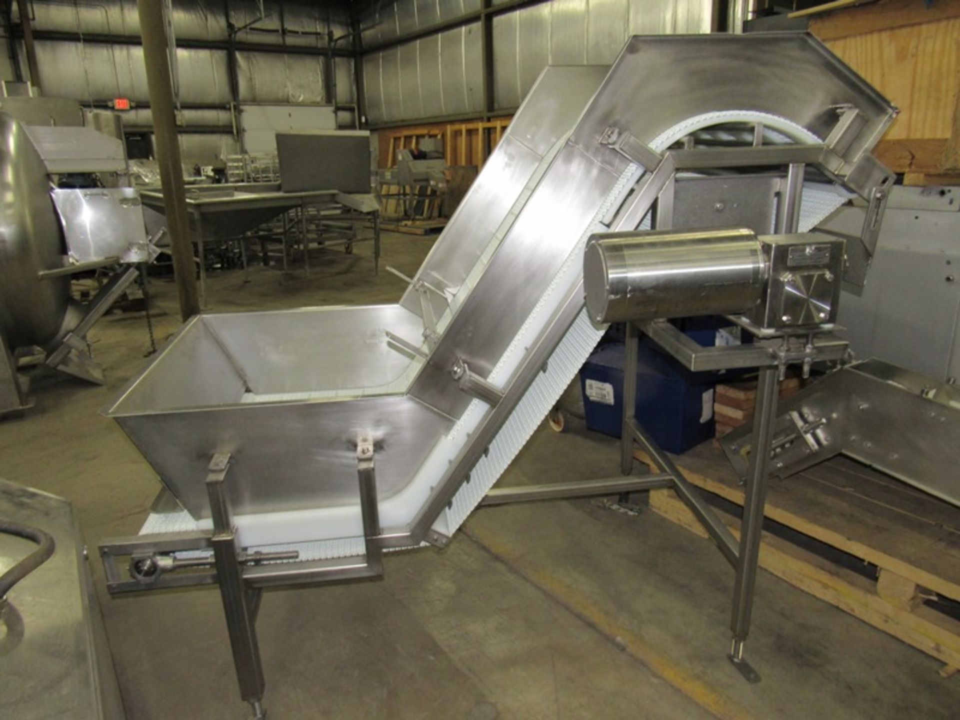 S.S. Incline Conveyor 34" W X 7' L flighted plastic belt, 1/4" high, flights spaced 3 1/2" apart, - Image 2 of 6