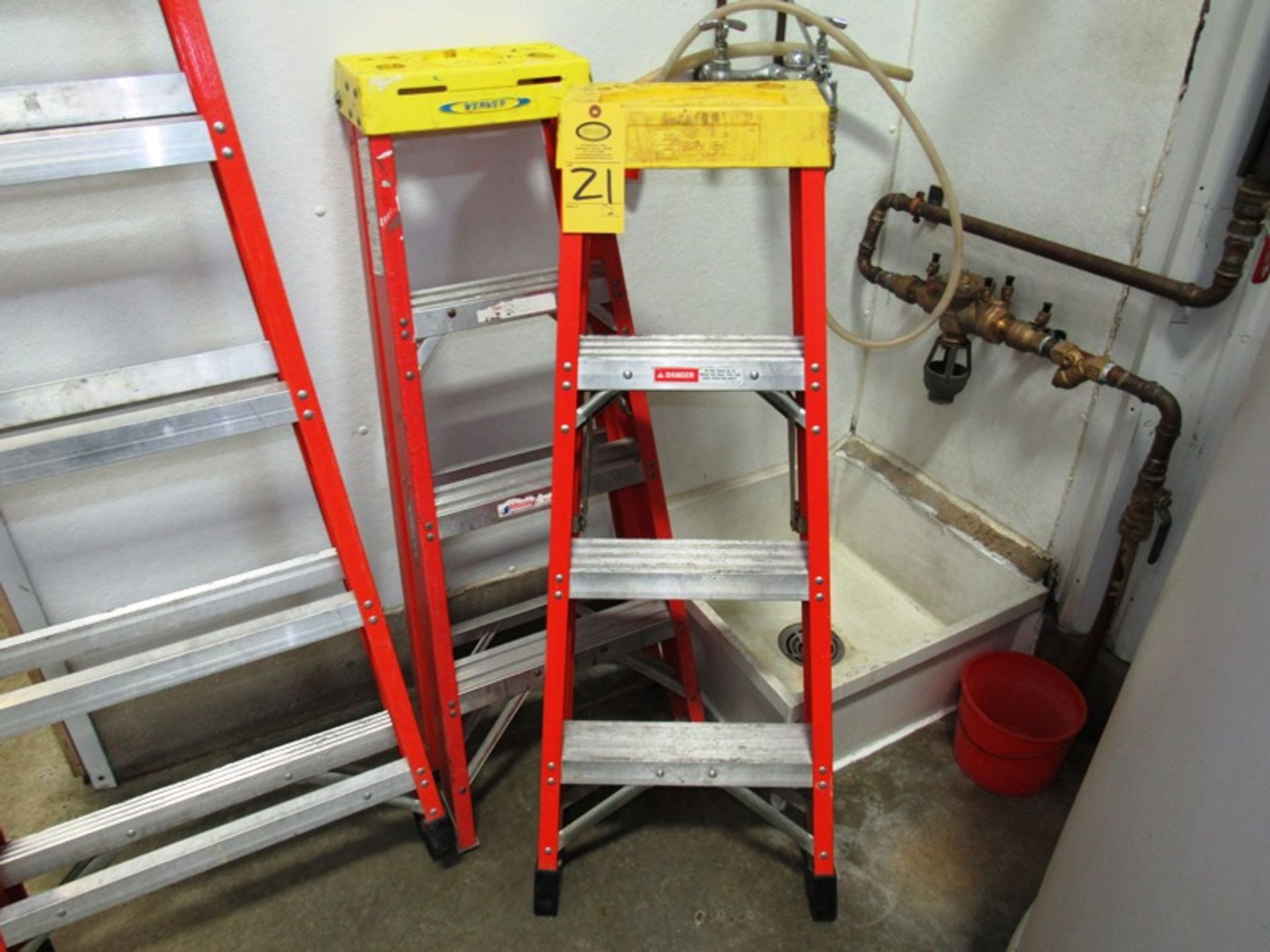 4' Fiberglass Ladders (Removal Begins July 5th) Loading Fee $35 Rigger: Norm Pavlish (402) 540-8843