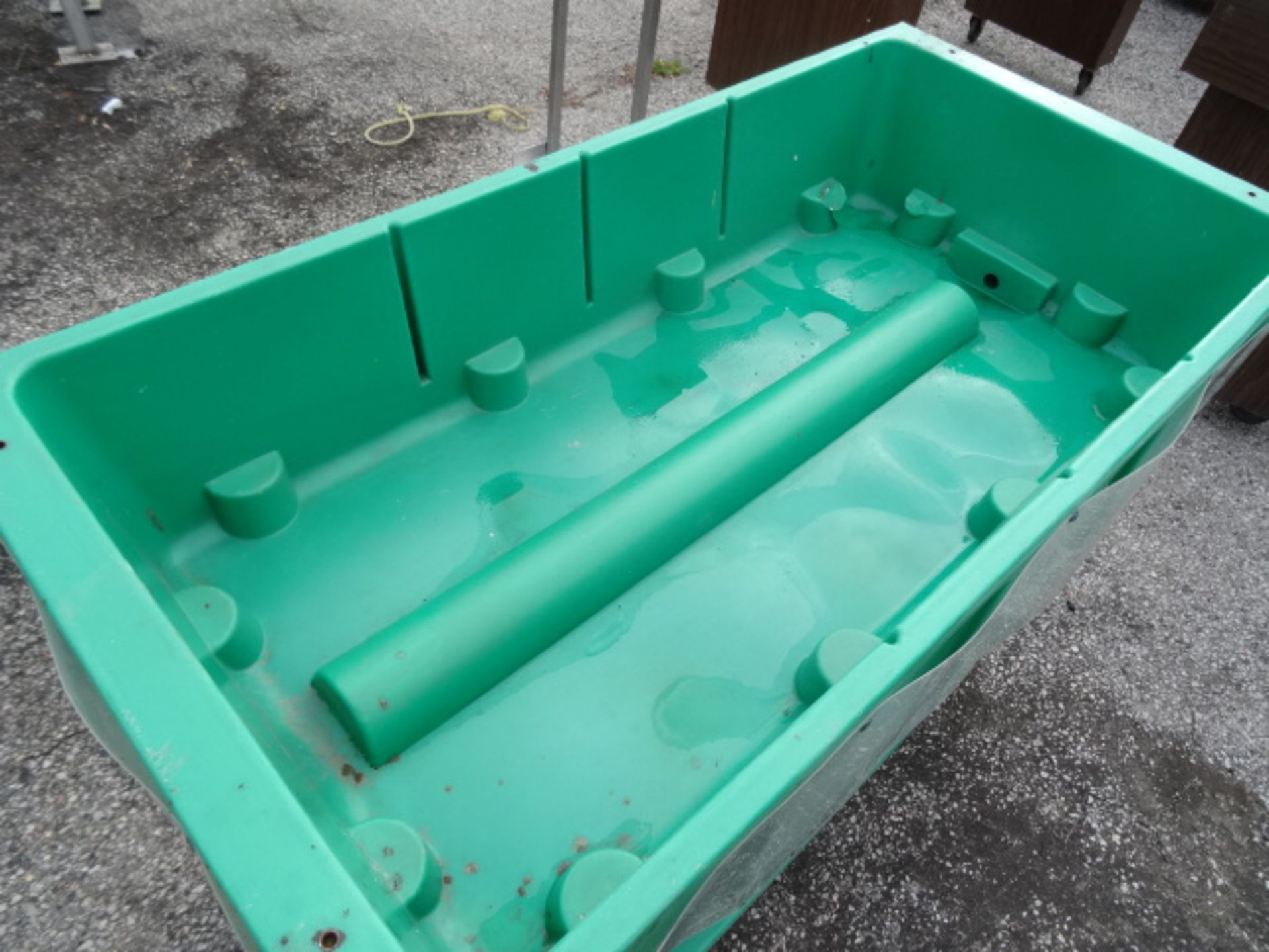 1x, 4' x 2' Porta Plastic Ice Tub - Image 2 of 4