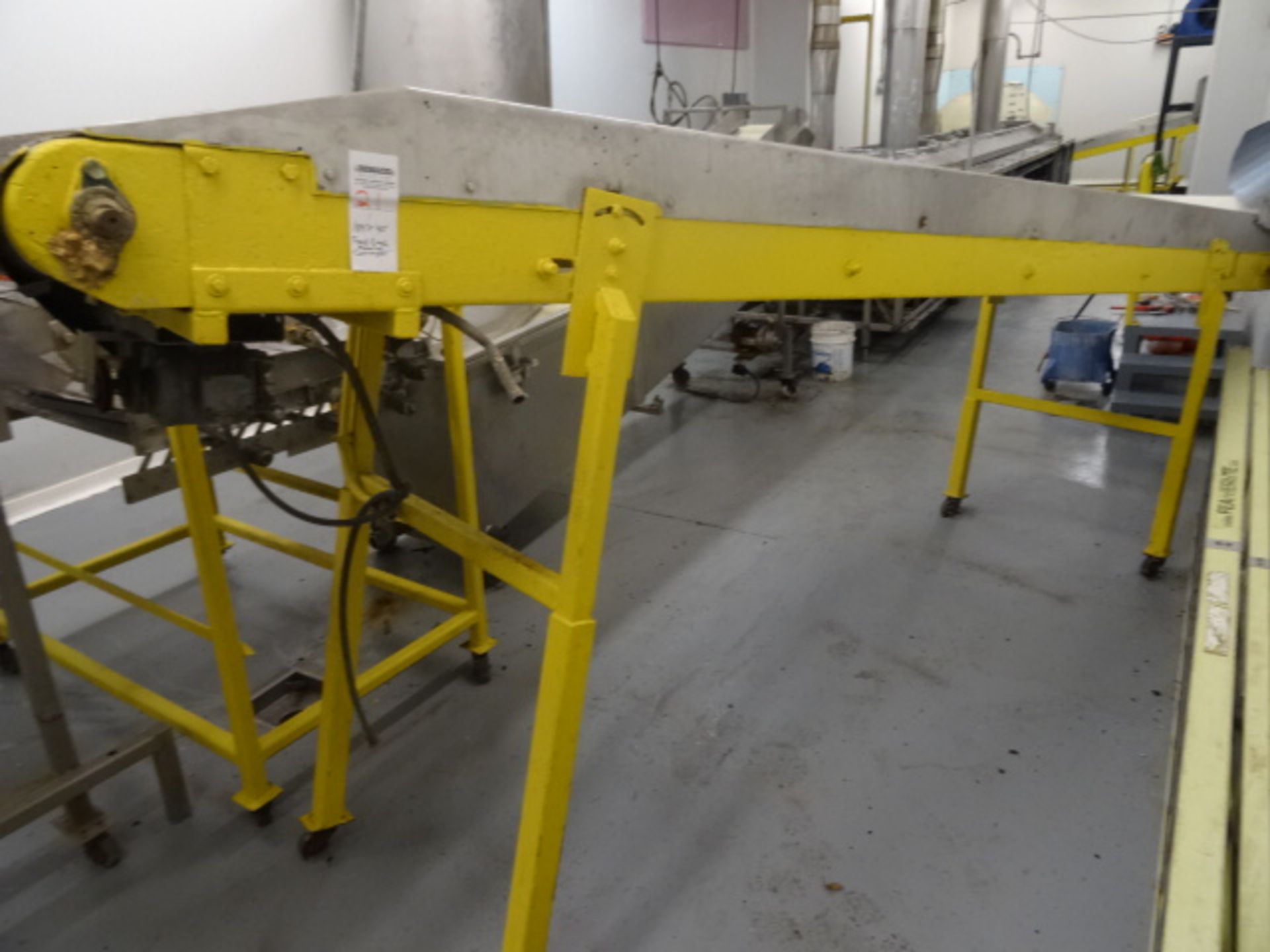 1x, 184" x 40" Motorized Conveyor (Inspection)