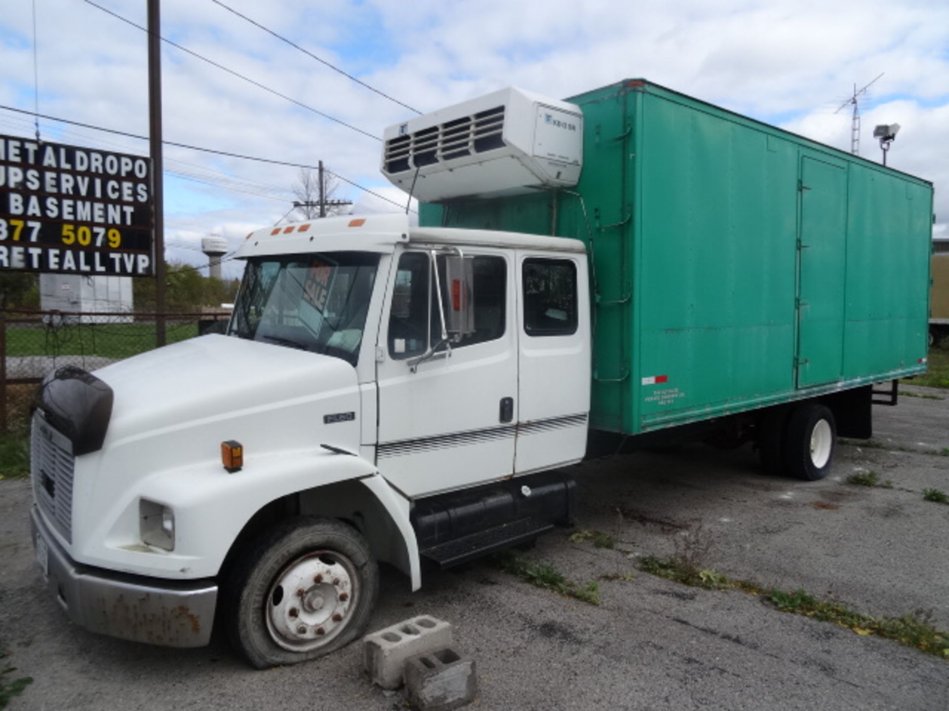 1x, 1995 Freightliner FL60 Straight Truck w/ 22' Reefer Box - Thermoking KD II SR