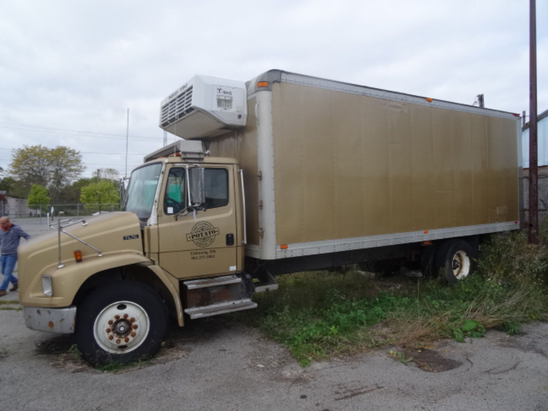 1x, 1994 Freightliner FL70 Straight Truck w/ 23' Reefer Box (AS-IS) - Image 3 of 18