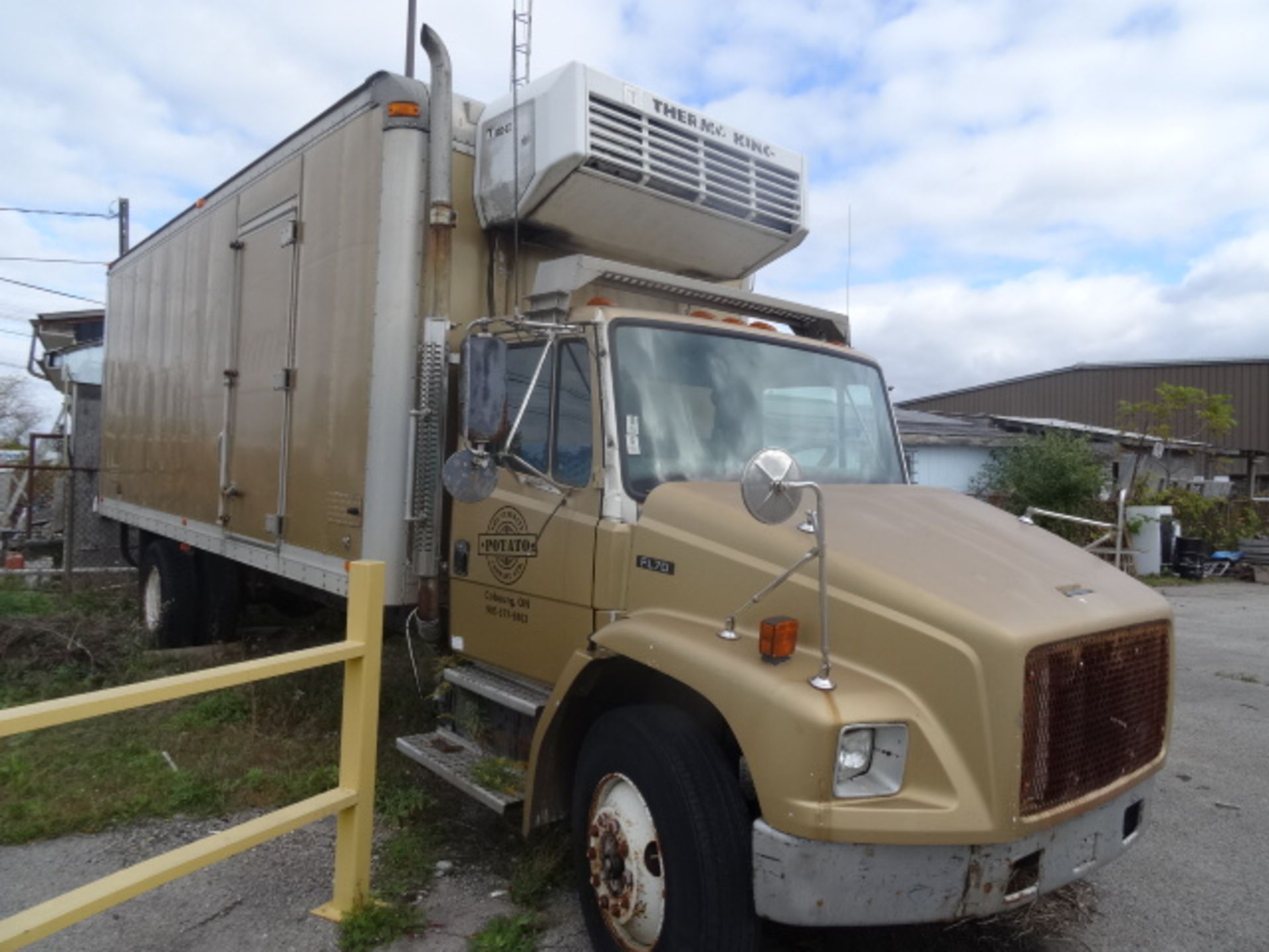 1x, 1994 Freightliner FL70 Straight Truck w/ 23' Reefer Box (AS-IS) - Image 2 of 18