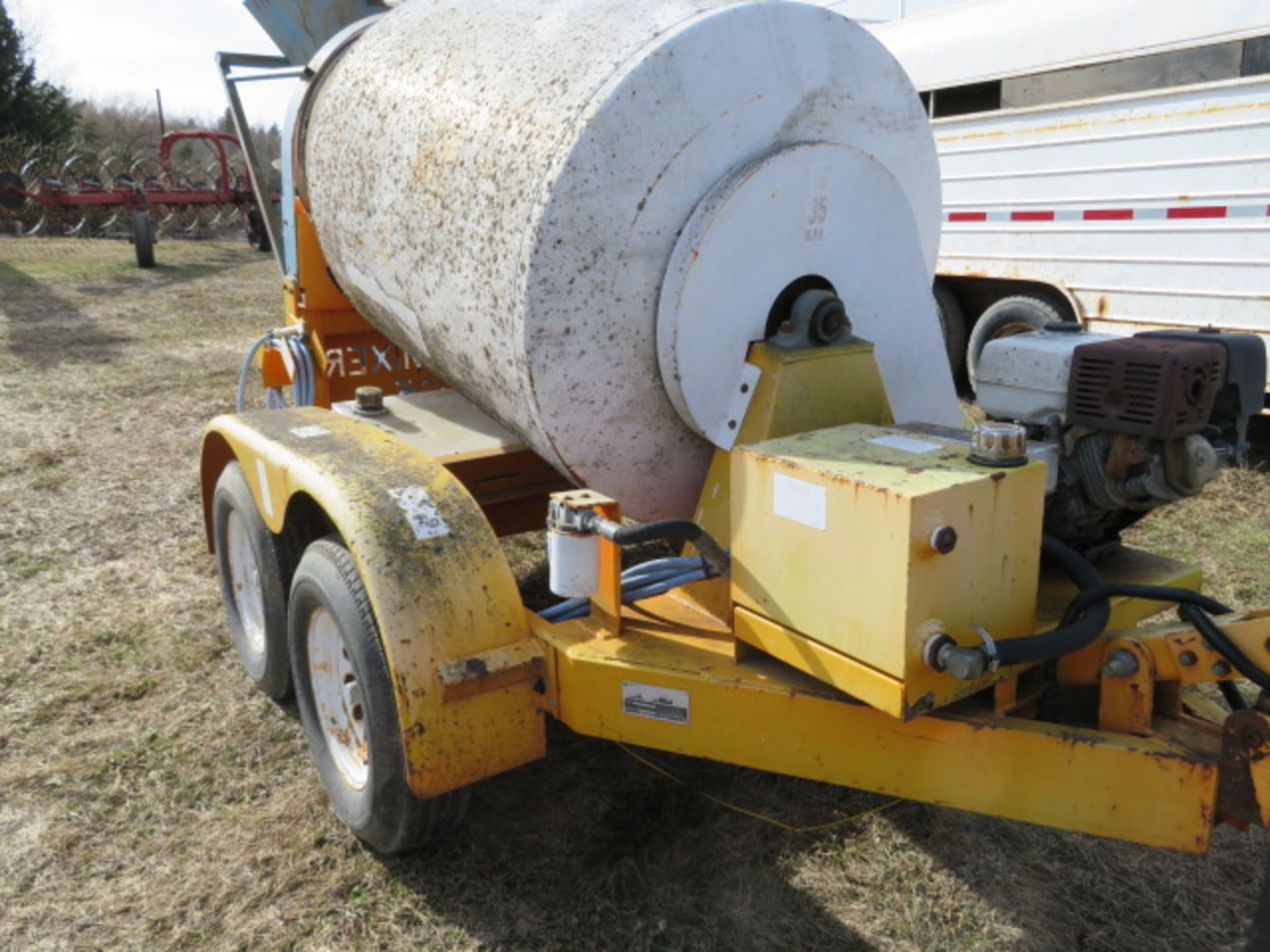 Concrete mini 125 one yard mixer mounted on tandem axle trailer - Image 2 of 3