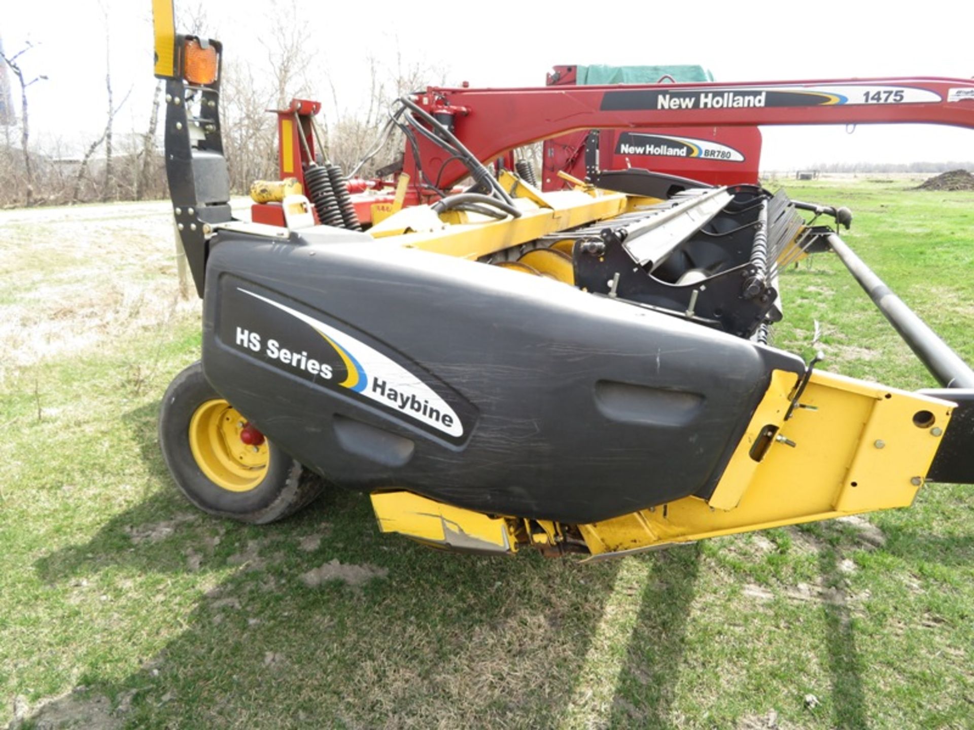 2007 New Holland 1475 haybine