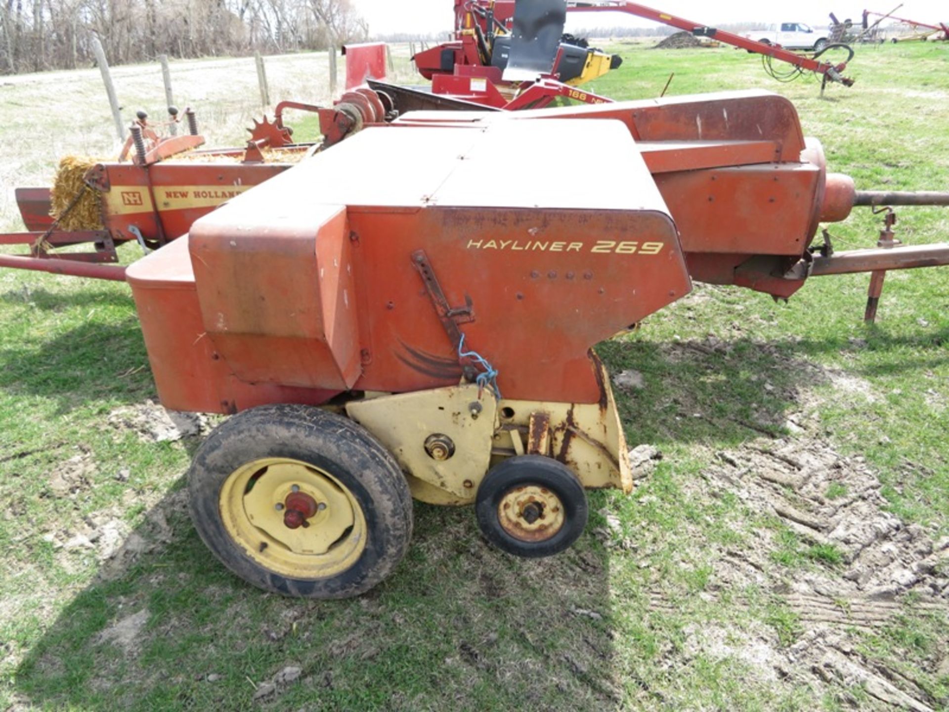 New Holland model 169 sq baler working #6123 - Image 2 of 3