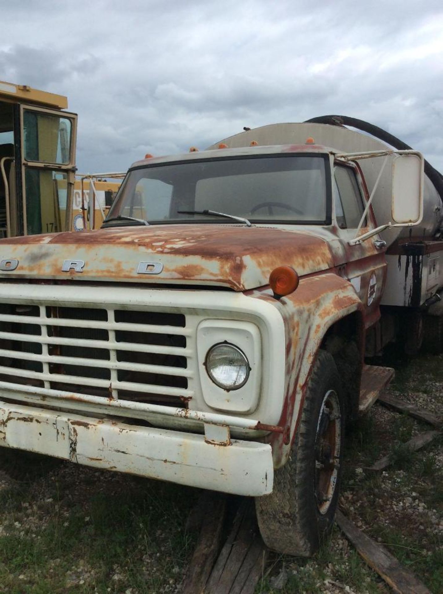 1973 Ford Fuel Service Truck