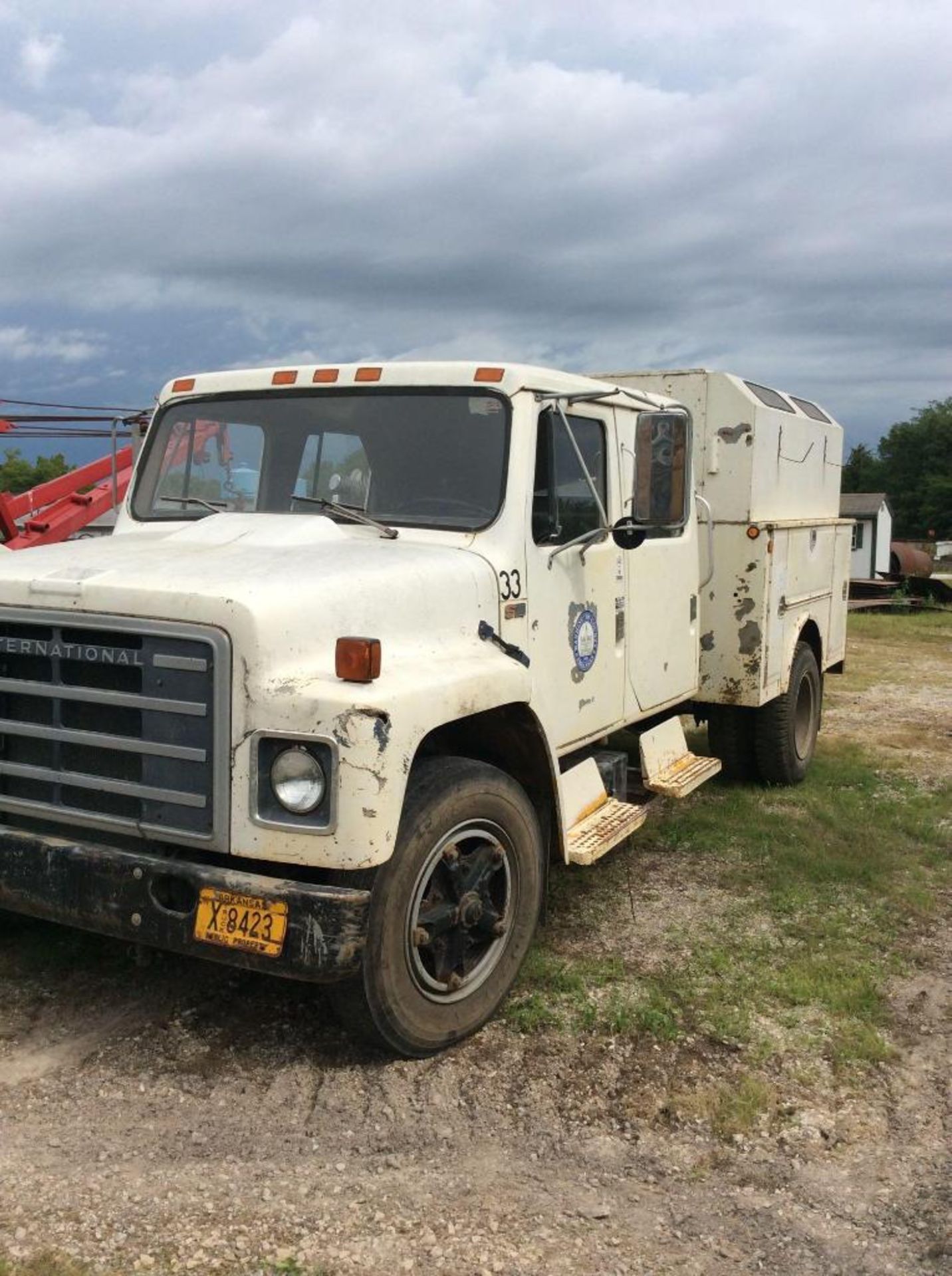 1986 S1700 international with utility box