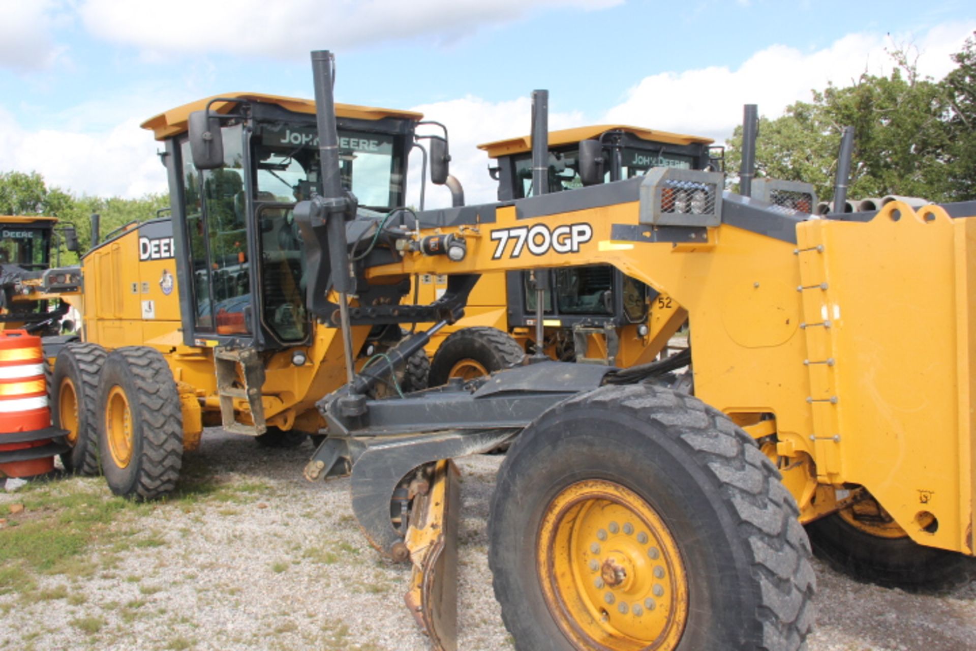 2011 JOHN DEERE 770GP MOTORGRADER - Image 3 of 4