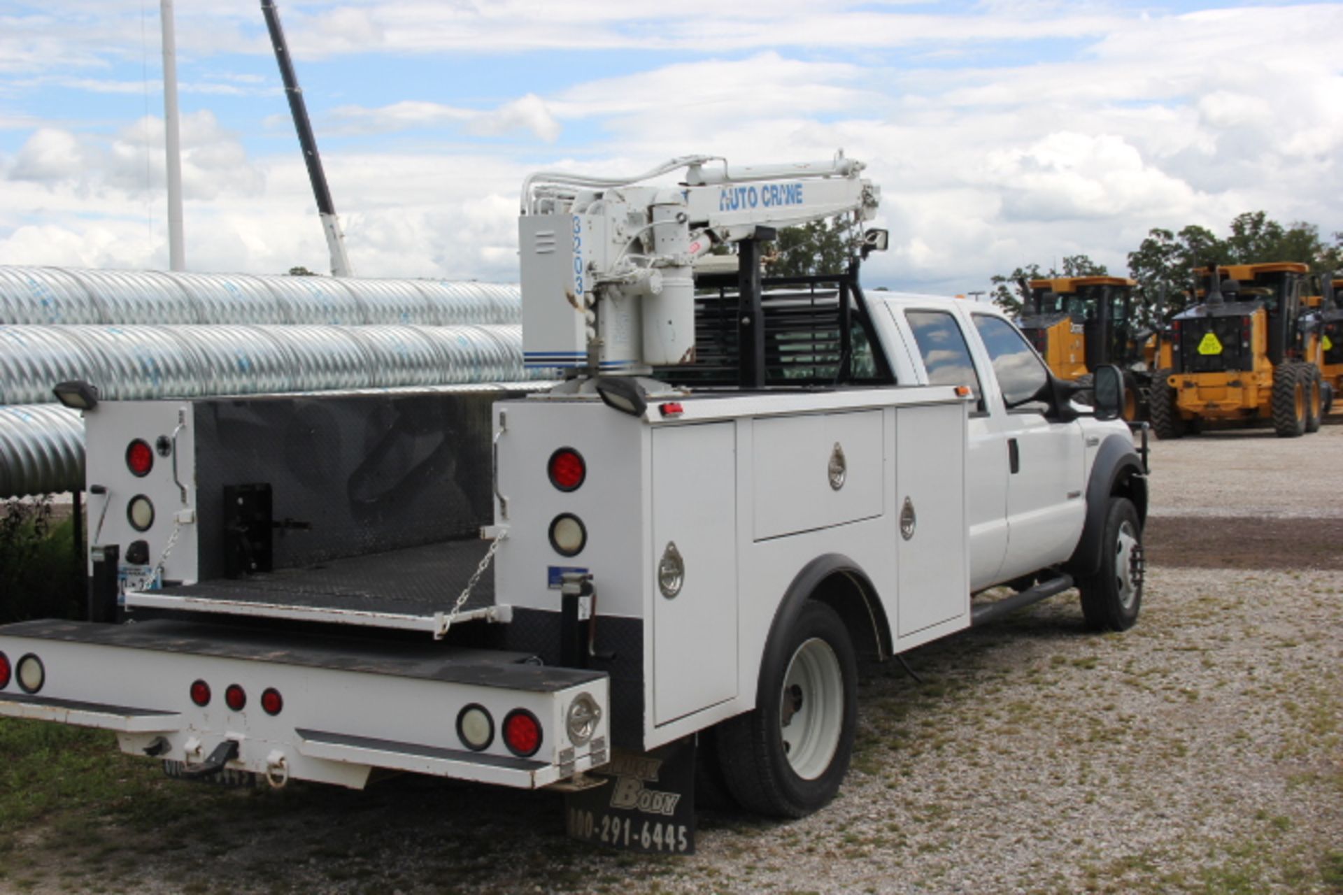 2005 Ford F-450 Power Stroke Diesel, Quad Cab Service Truck w/ crane, 54657 miles - Image 3 of 6